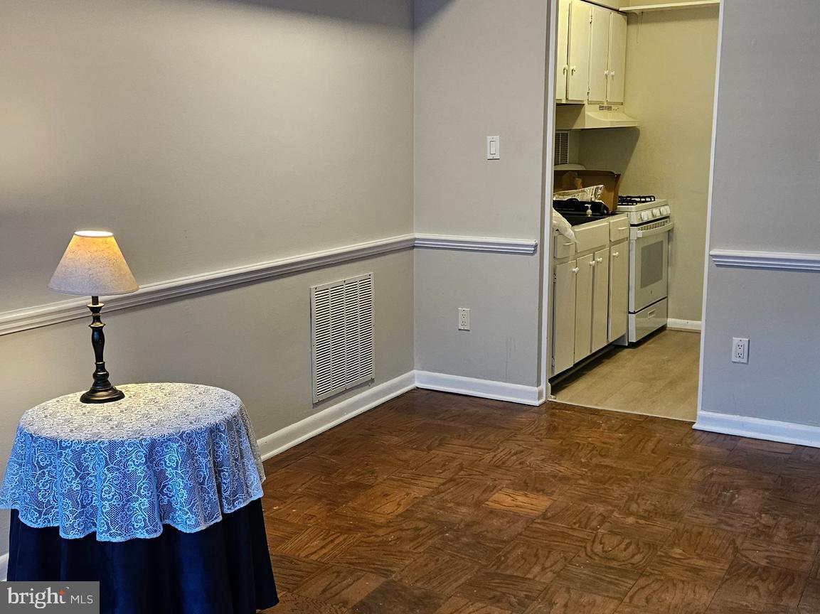 OLD TOWN - Residential Lease