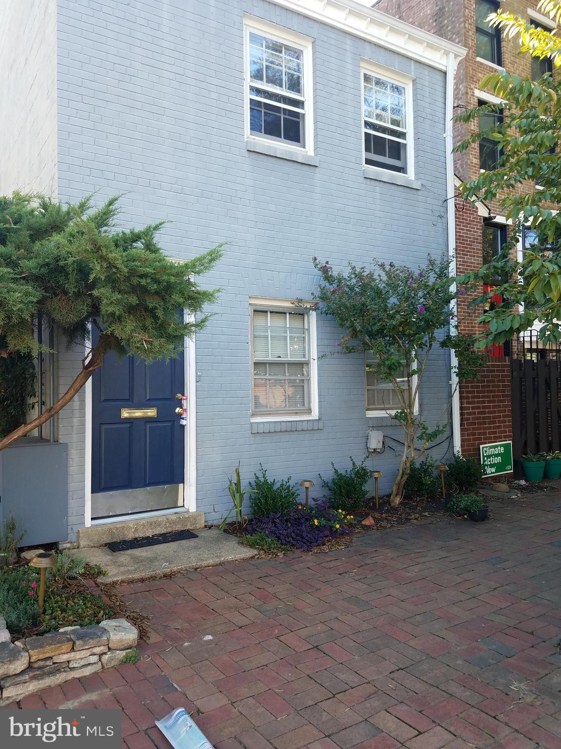 OLD TOWN - Residential Lease