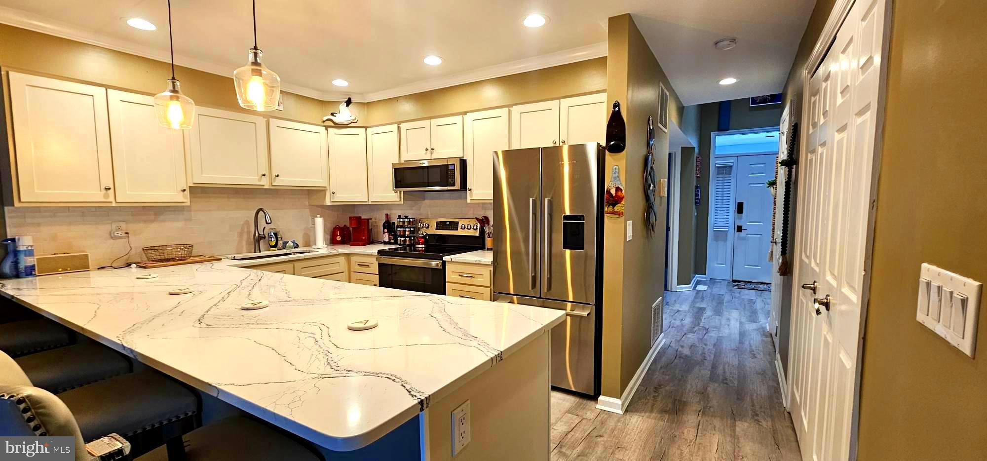 660 RIVER OAK COURT