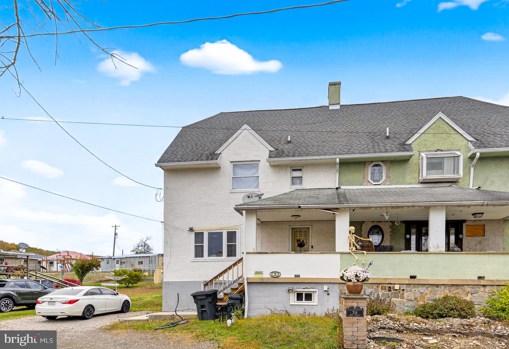 212 PINE STREET
