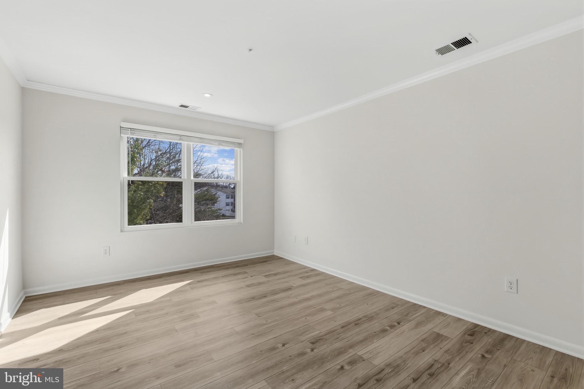 ANNAPOLIS OVERLOOK - Residential