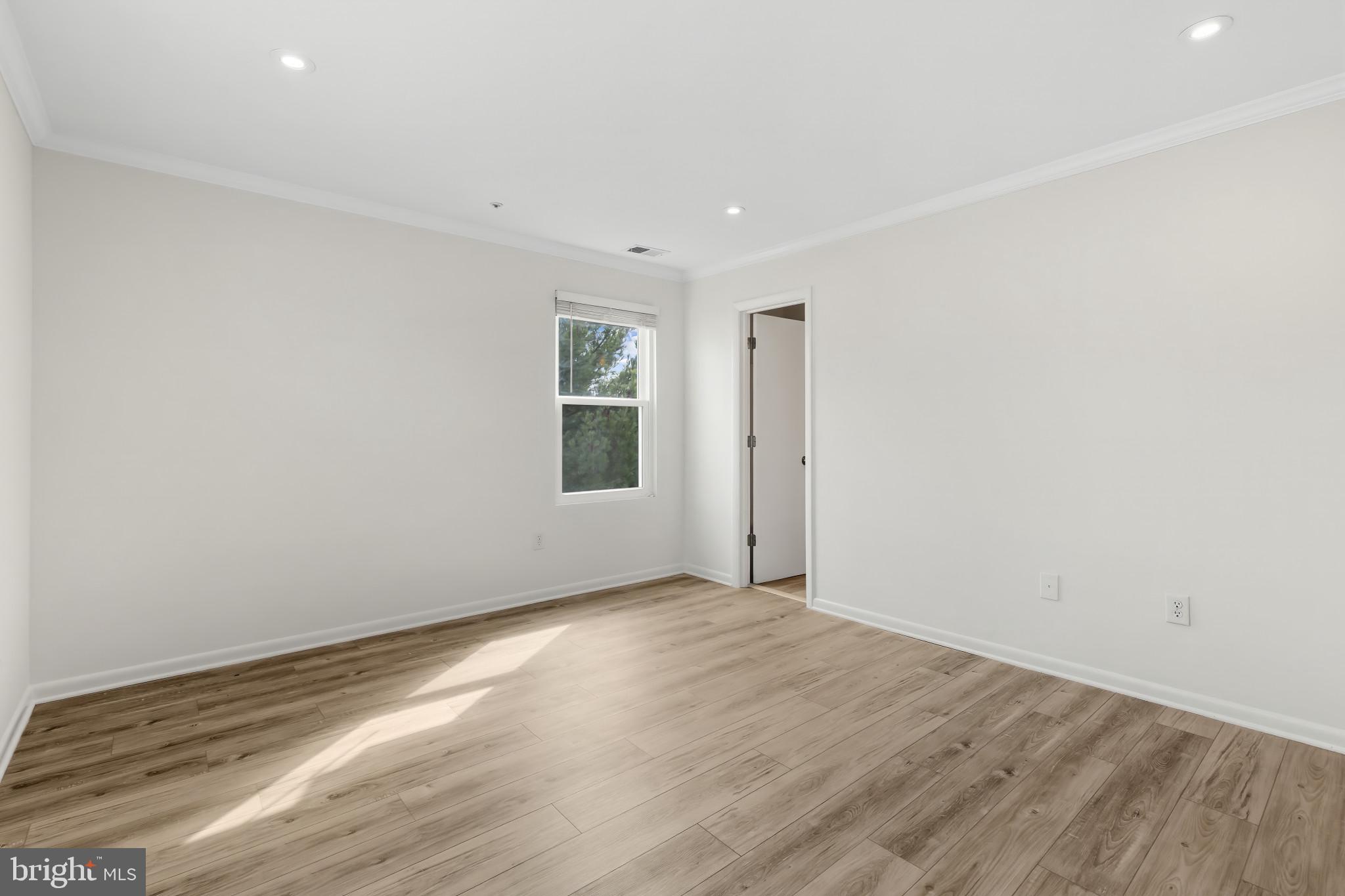 ANNAPOLIS OVERLOOK - Residential