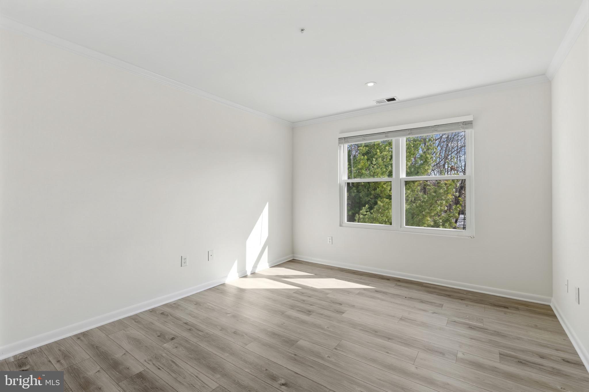 ANNAPOLIS OVERLOOK - Residential