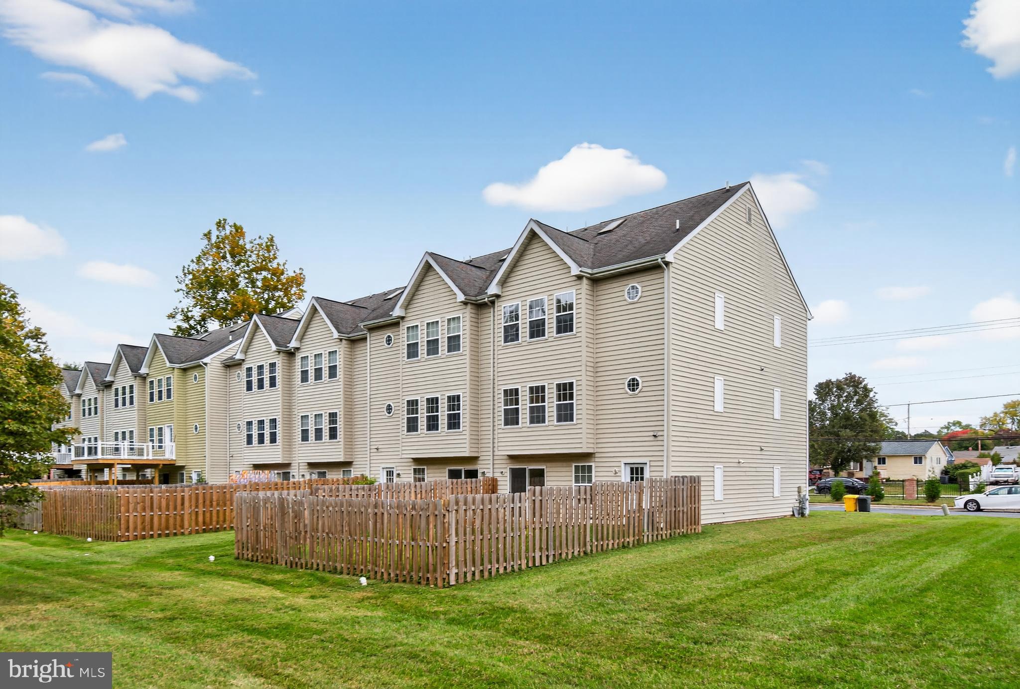 BROCK BRIDGE TOWNHOMES - Residential