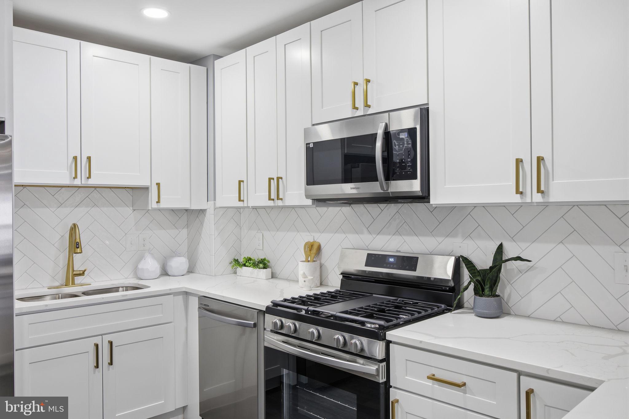 BROADWAY EAST - Residential