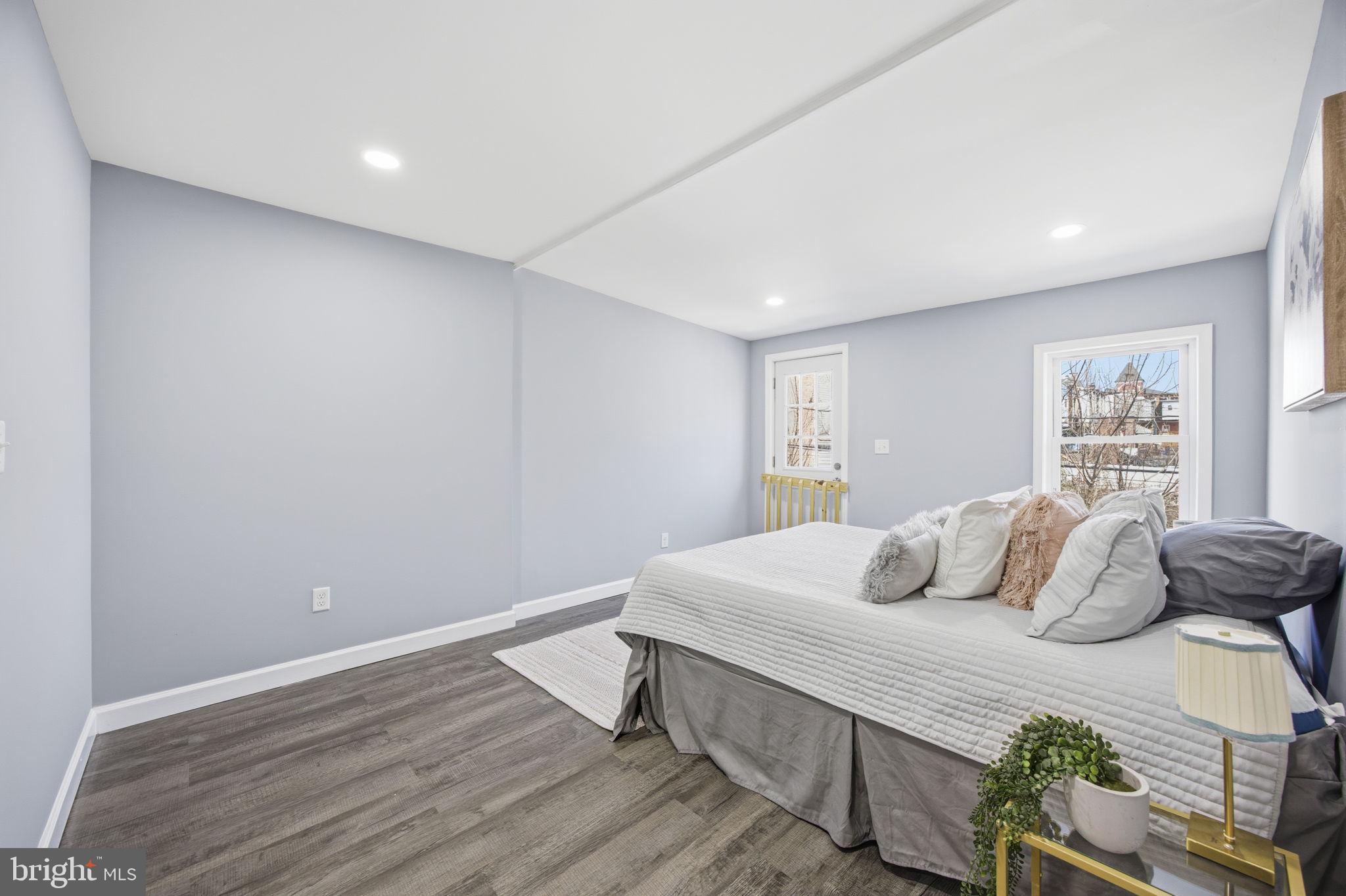 BROADWAY EAST - Residential