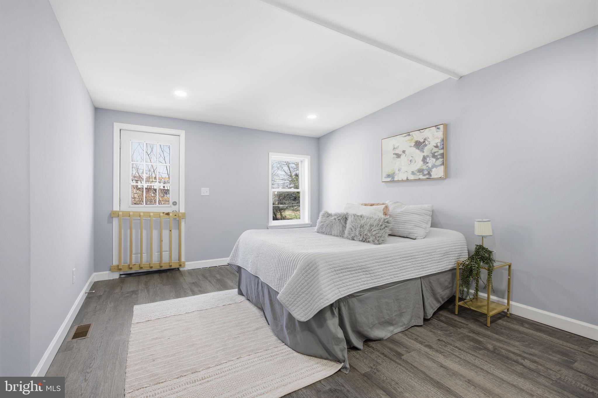 BROADWAY EAST - Residential