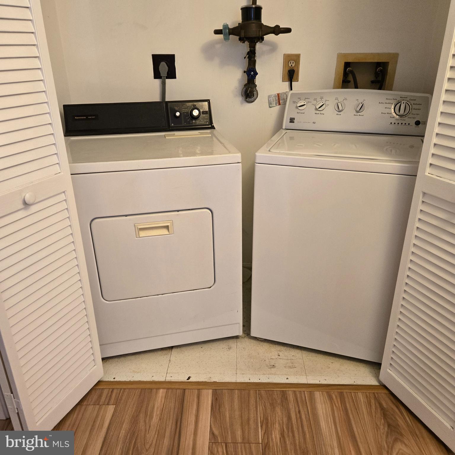 WINDBROOKE - Residential Lease