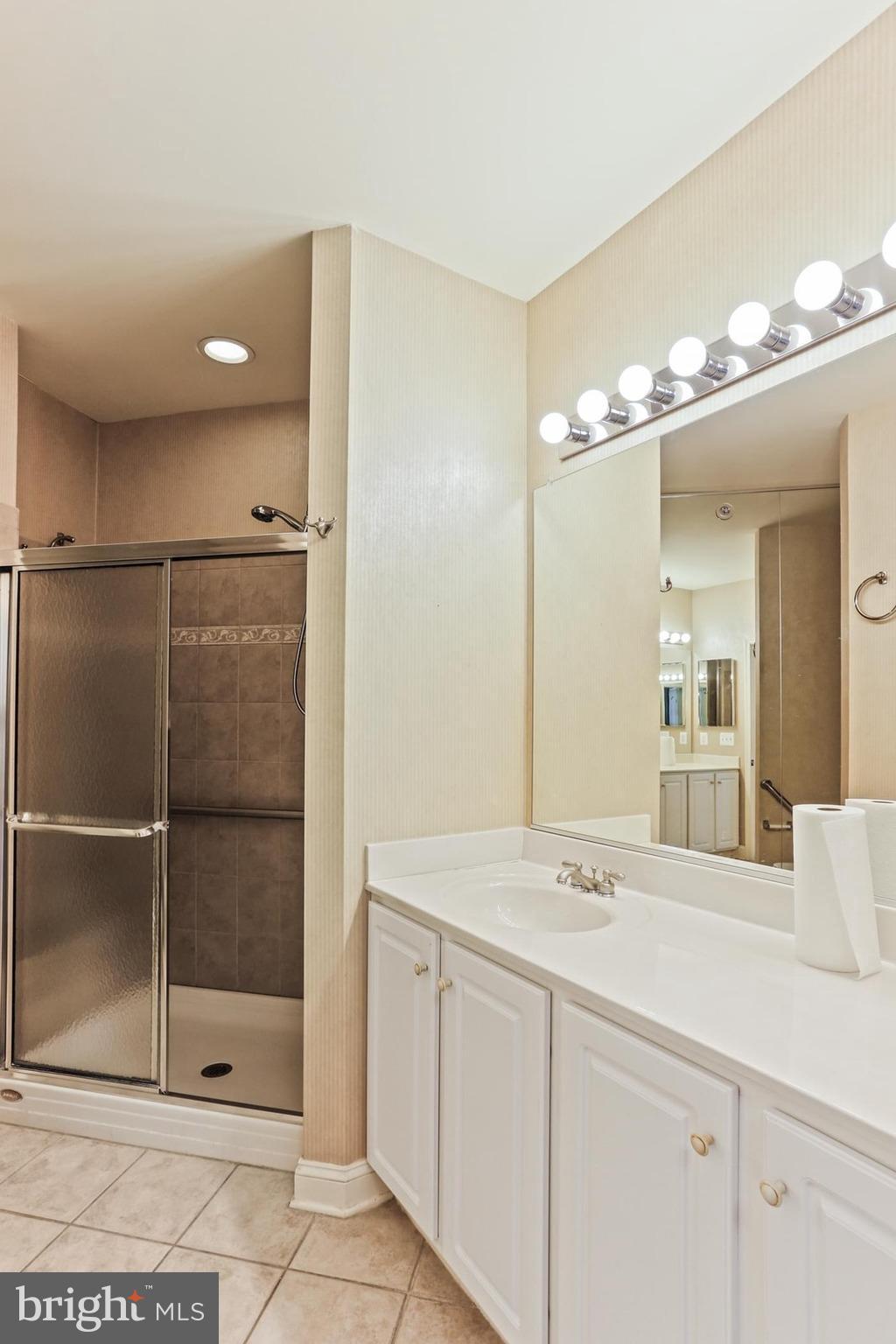 RIVER HILL - Residential Lease