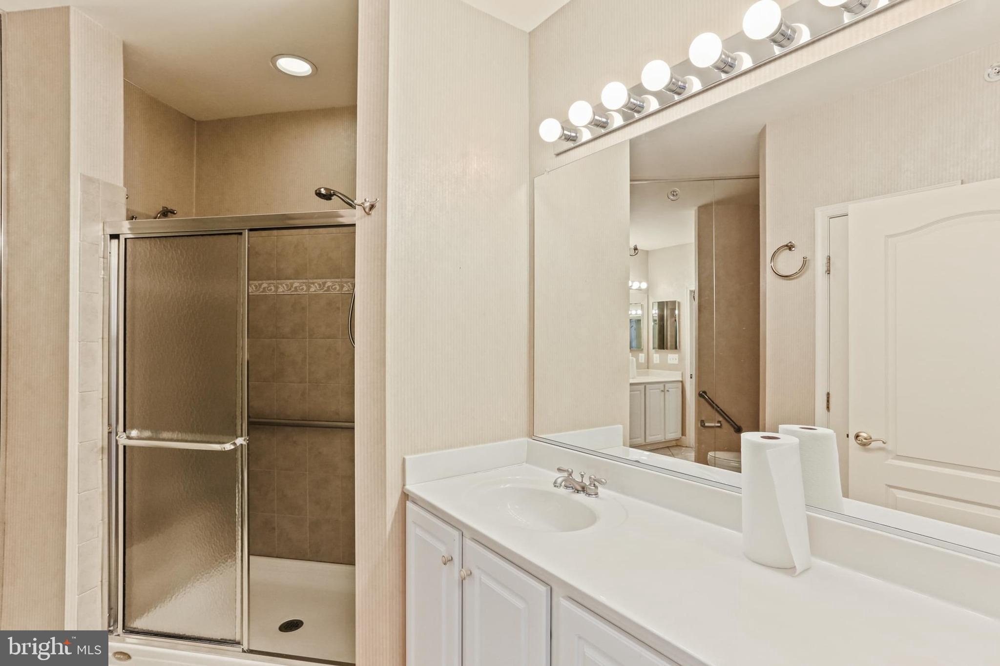 RIVER HILL - Residential Lease