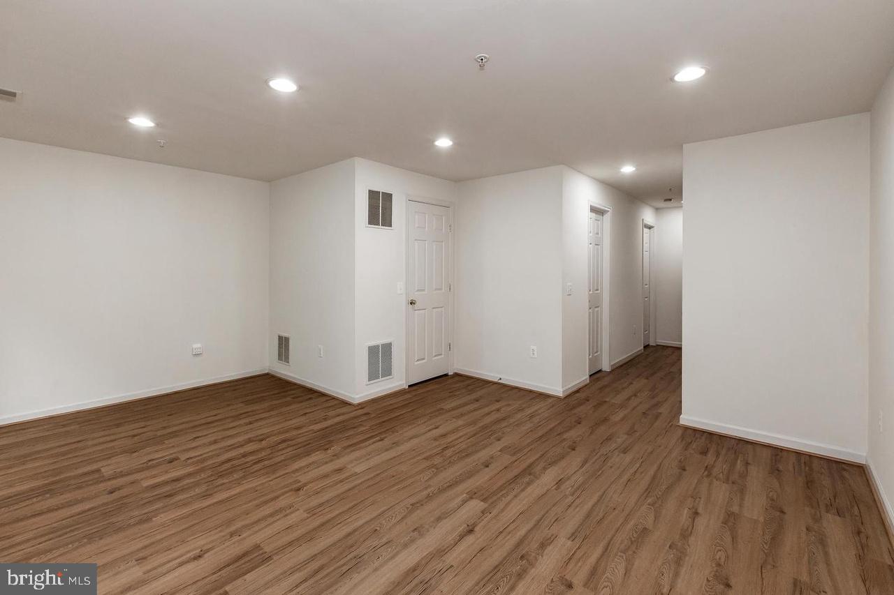 VILLAGE AT OAK HILL - Residential Lease