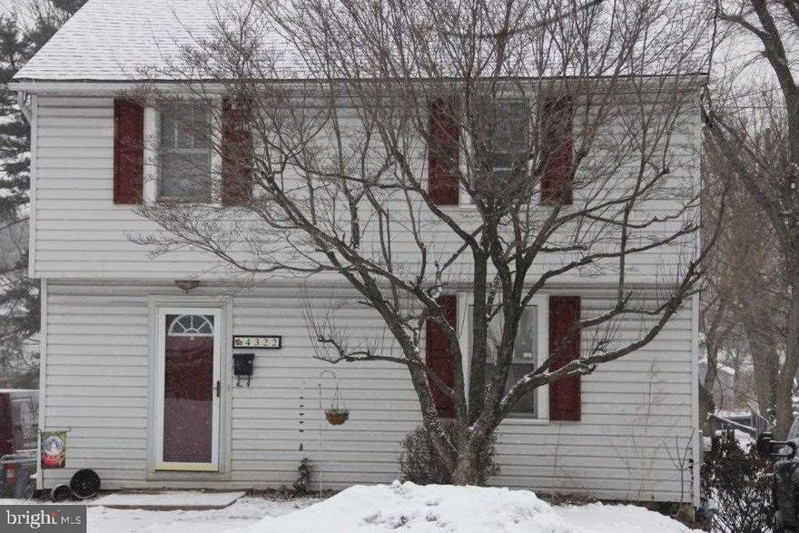 Conveniently located in the Colonial Park area.  A well maintained home that features three bedrooms, two full bath rooms, a nice sized kitchen, a formal dining room, and a screened porch that overlooks a fenced in yard that provides plenty of room for children and pets to play in.   Heating and cooling system replaced in 2011 and roof was replaced in July of 2012.