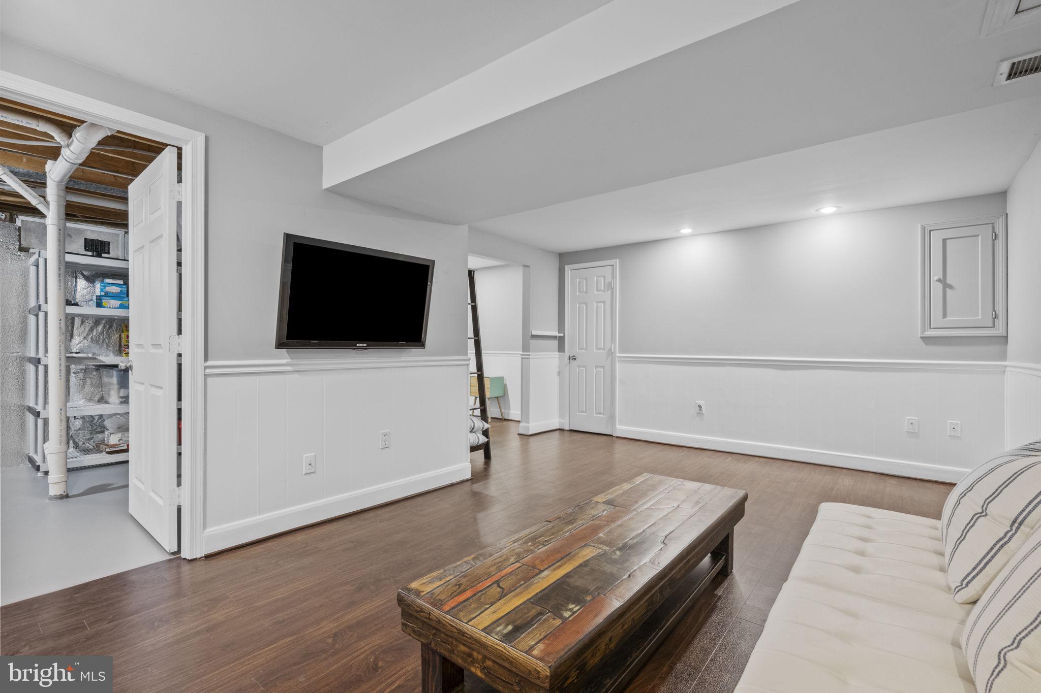 KINGS CONTRIVANCE - Residential