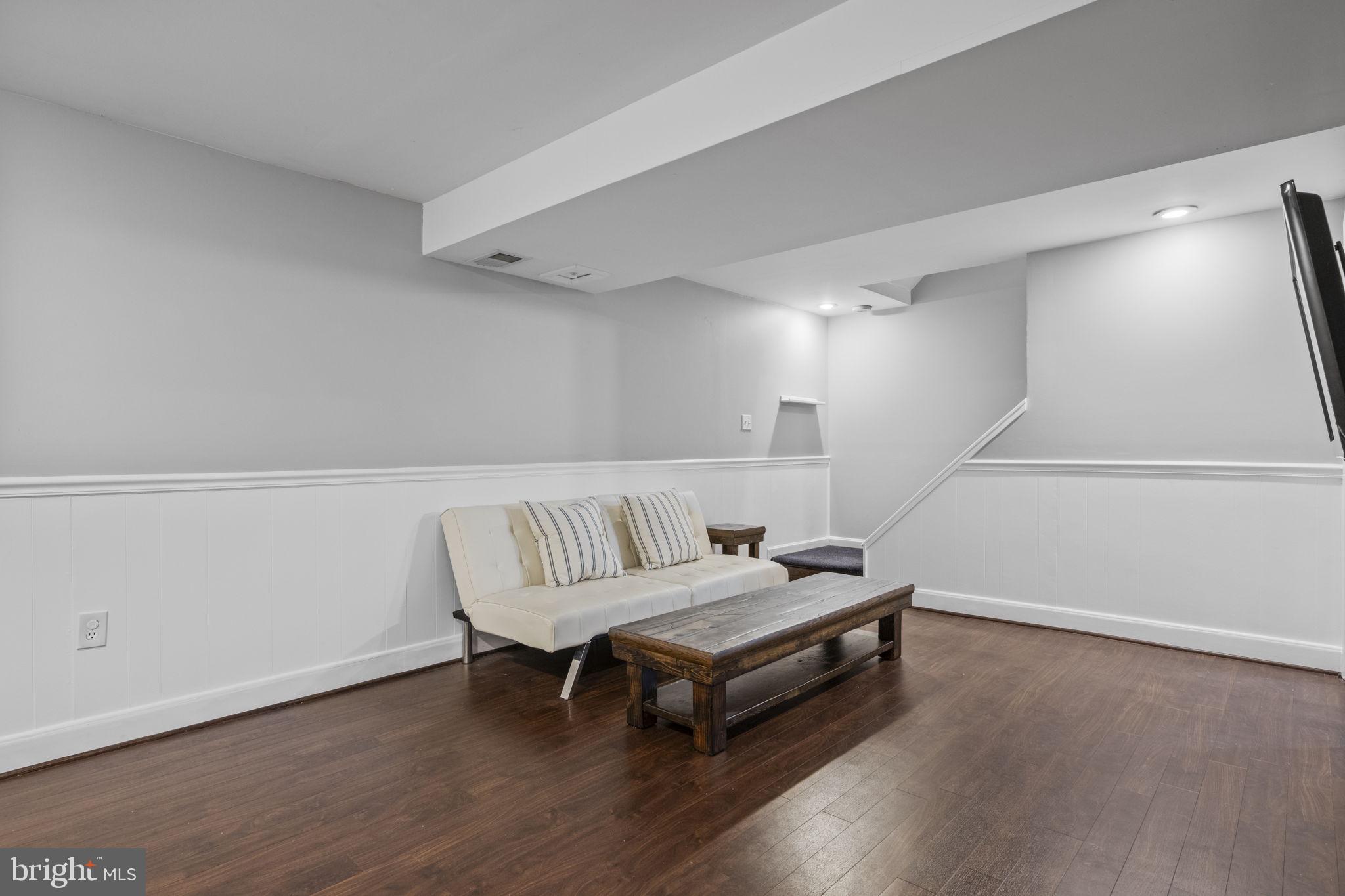 KINGS CONTRIVANCE - Residential