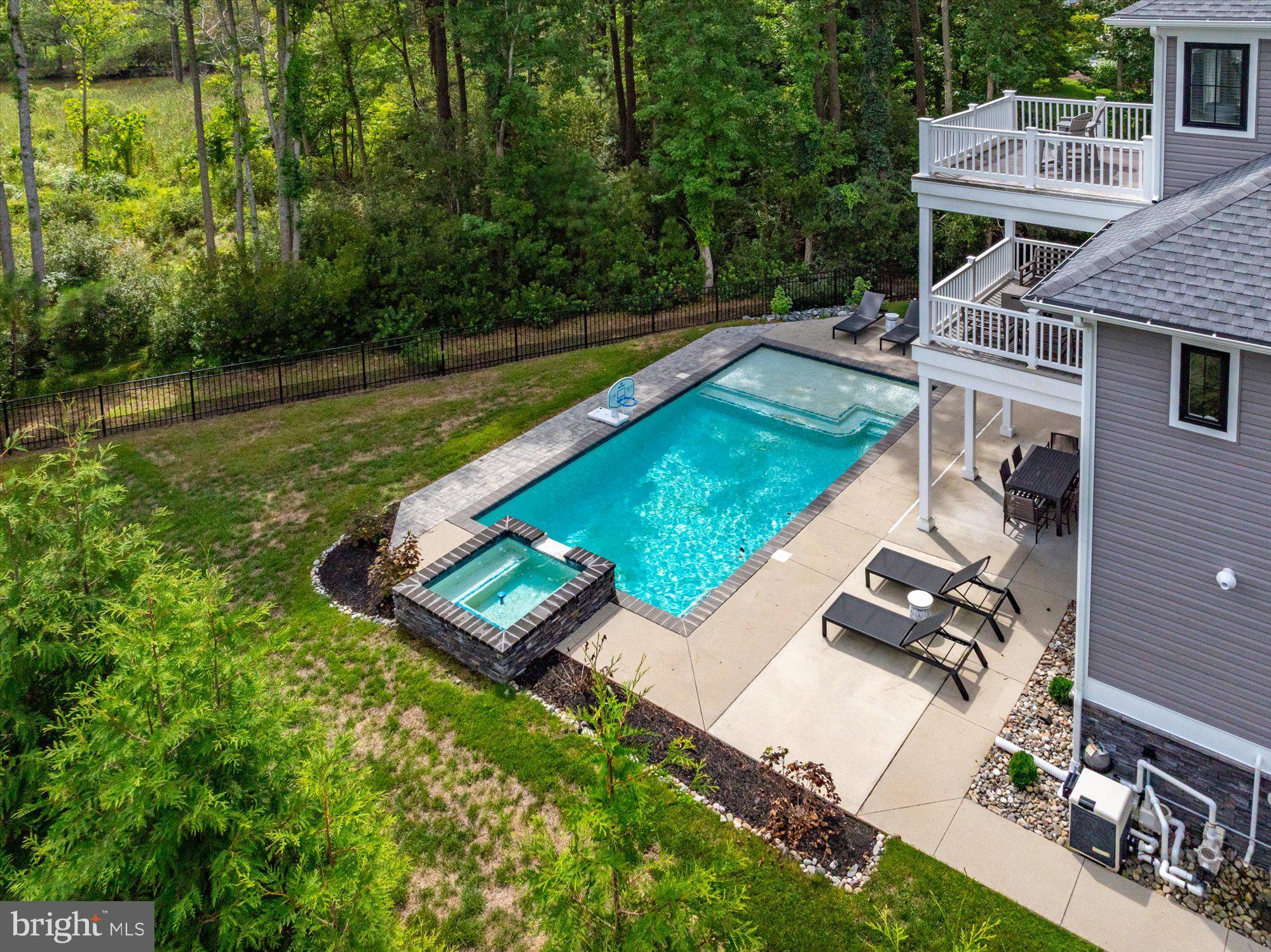 10312 PLANTATION LANE