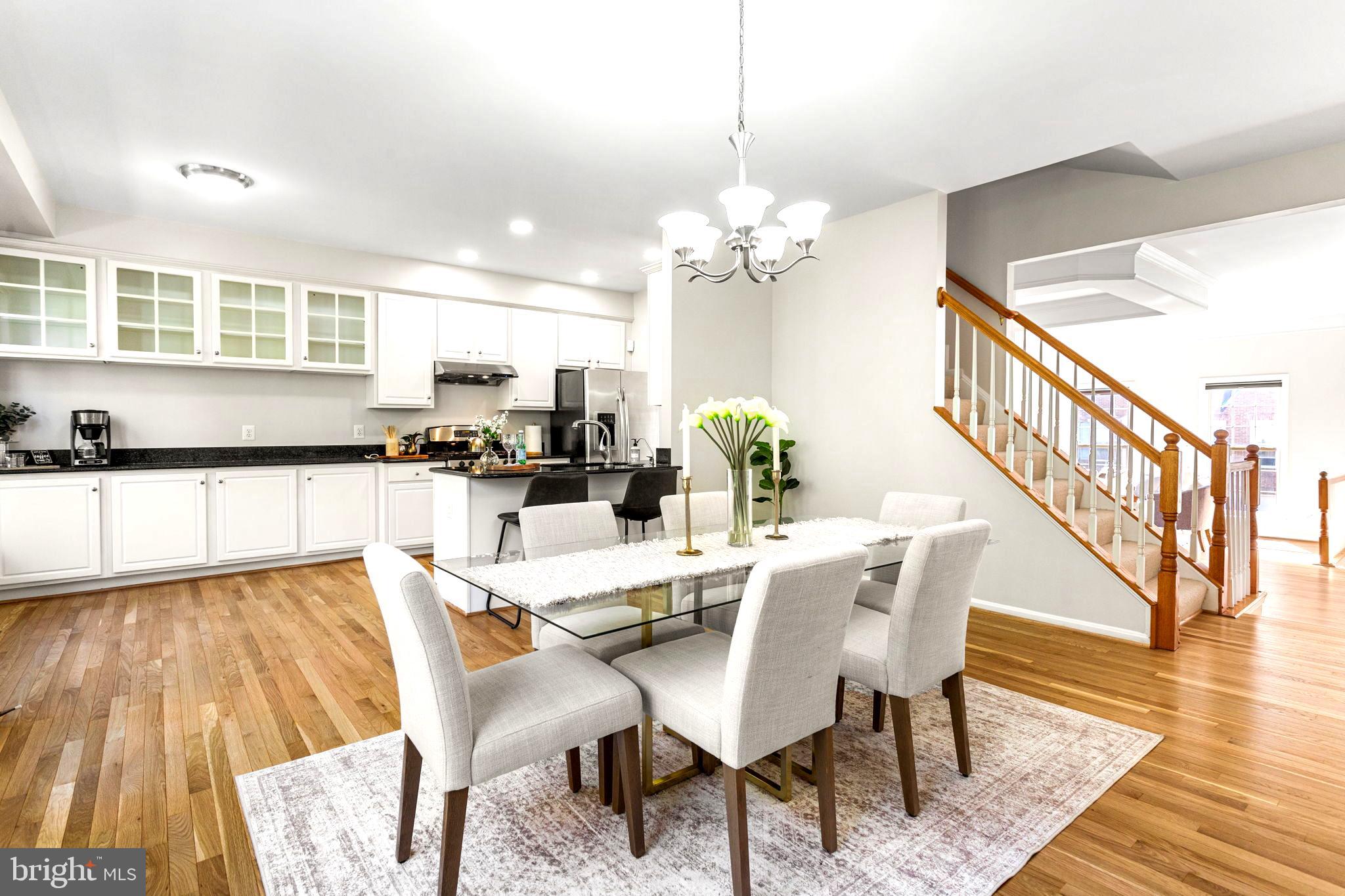 6193 MANCHESTER PARK CIRCLE