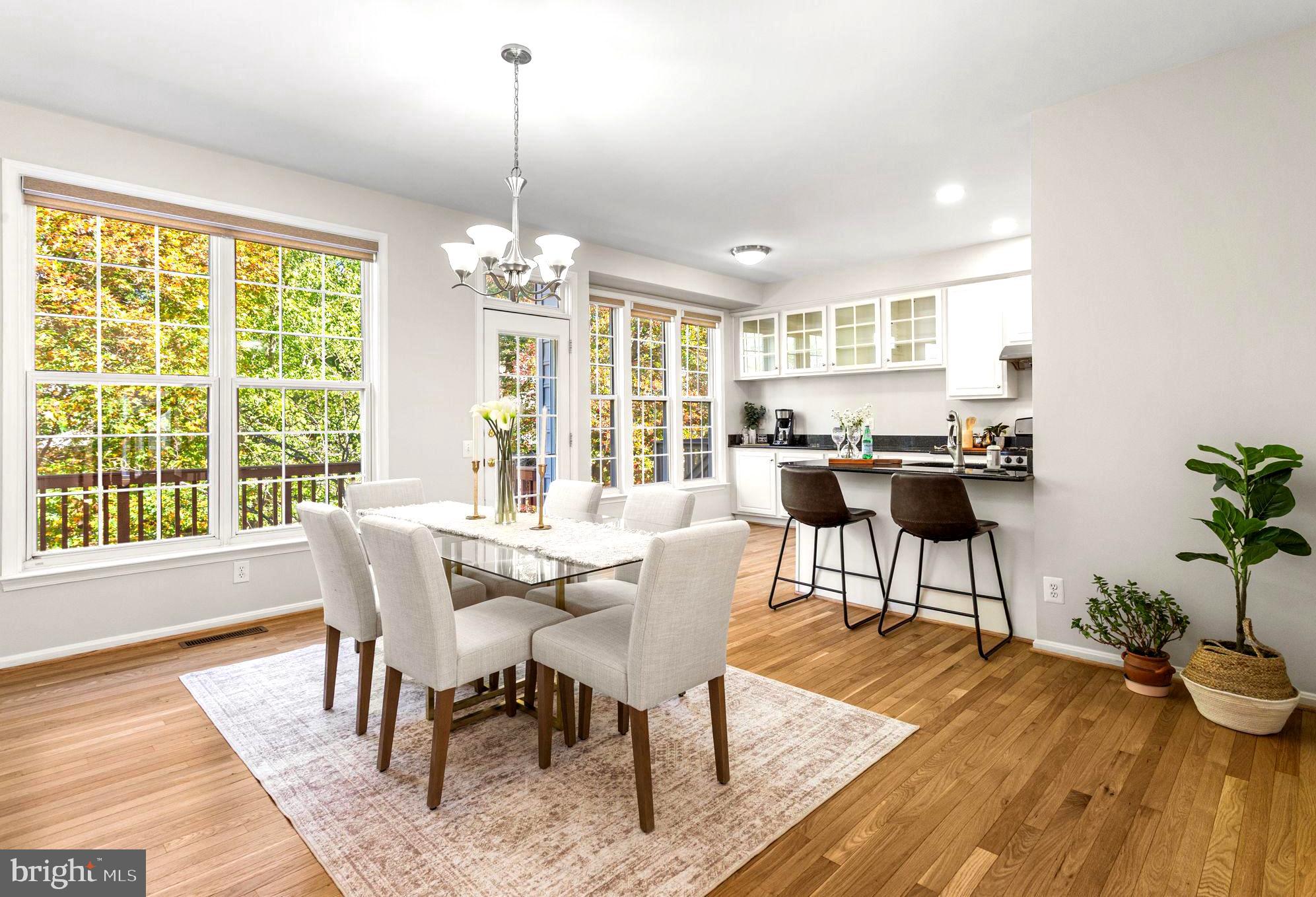 6193 MANCHESTER PARK CIRCLE