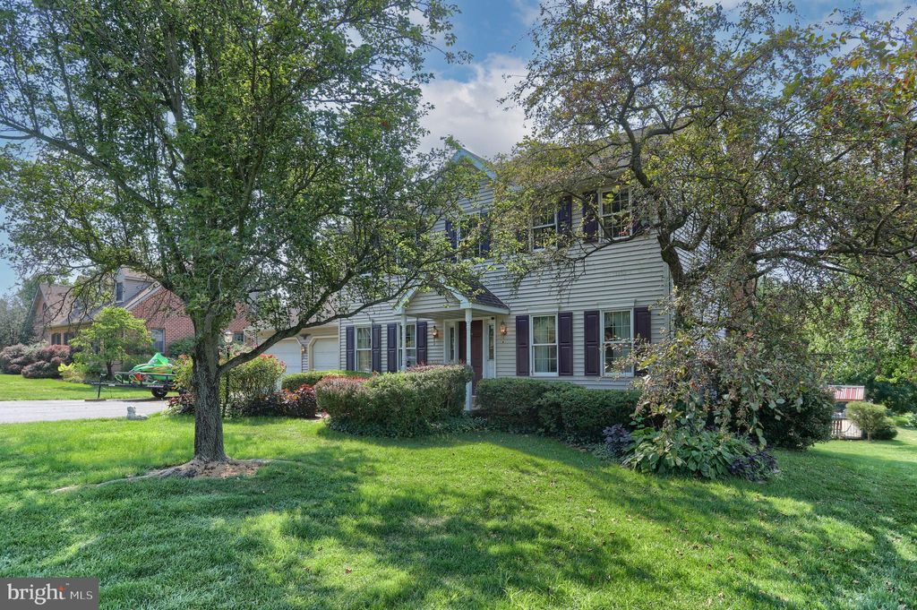 Photo of 325 W Sunhill Road, Manheim, PA 17545 (MLS # PALA2054504)