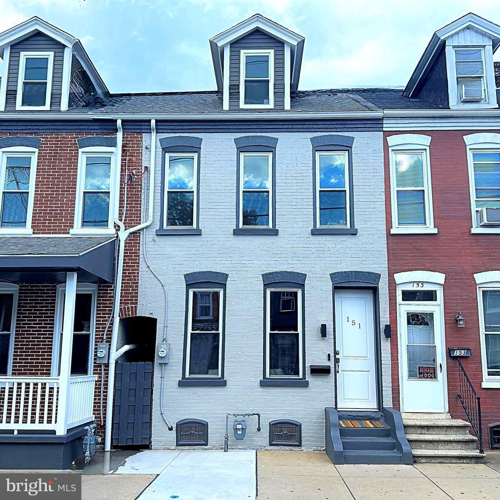 Photo of 151 S FOURTH ST, COLUMBIA, PA 17512 (MLS # PALA2039310)