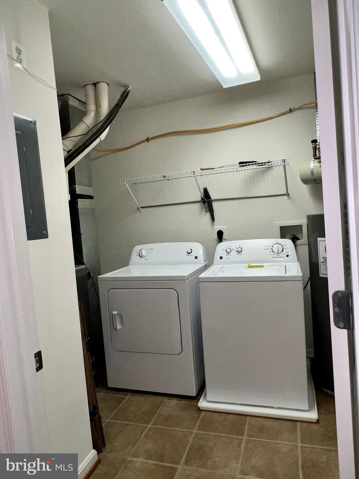 RED BROOK HOMES - Residential