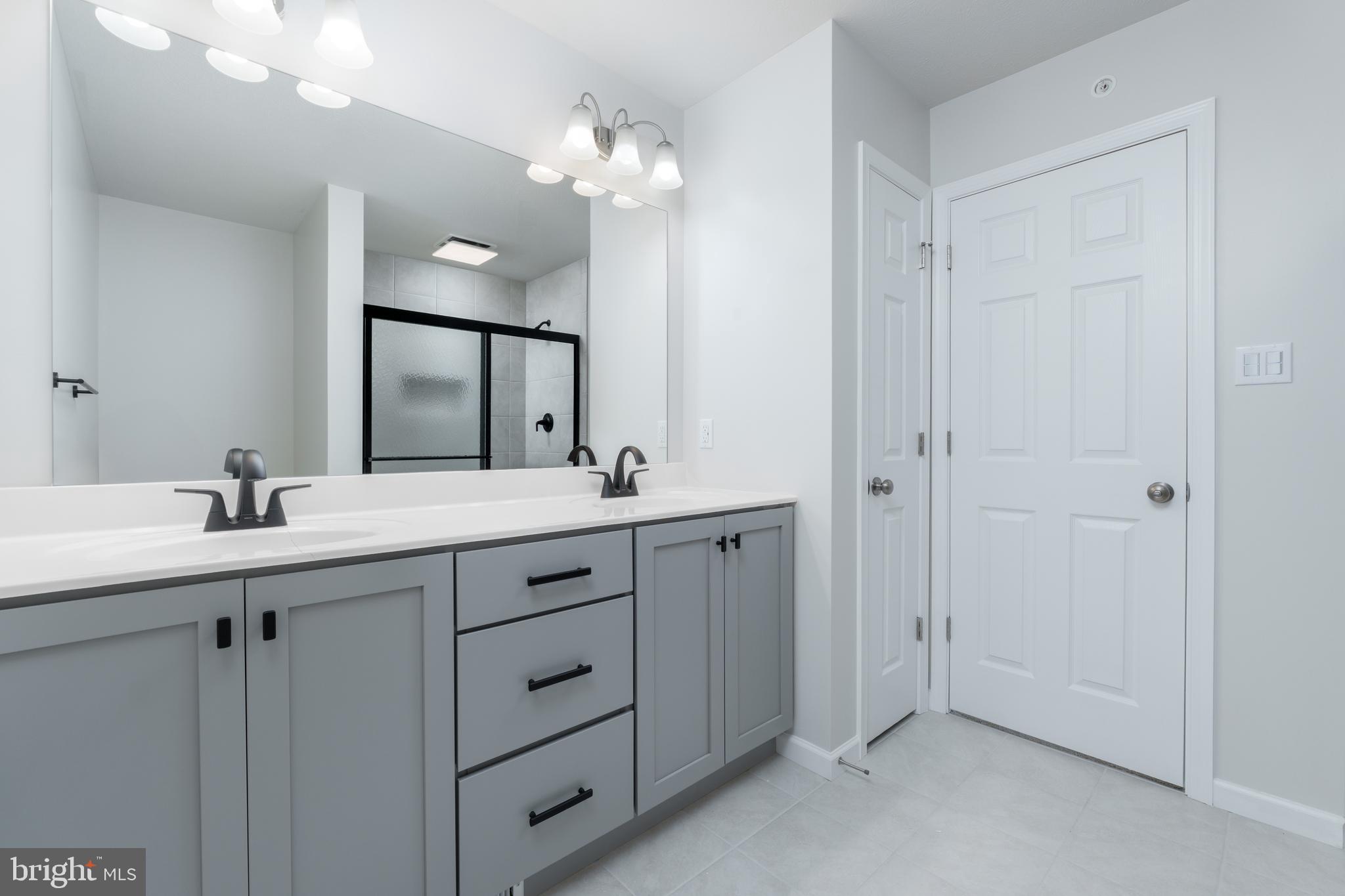 GRAYS POINTE - Residential