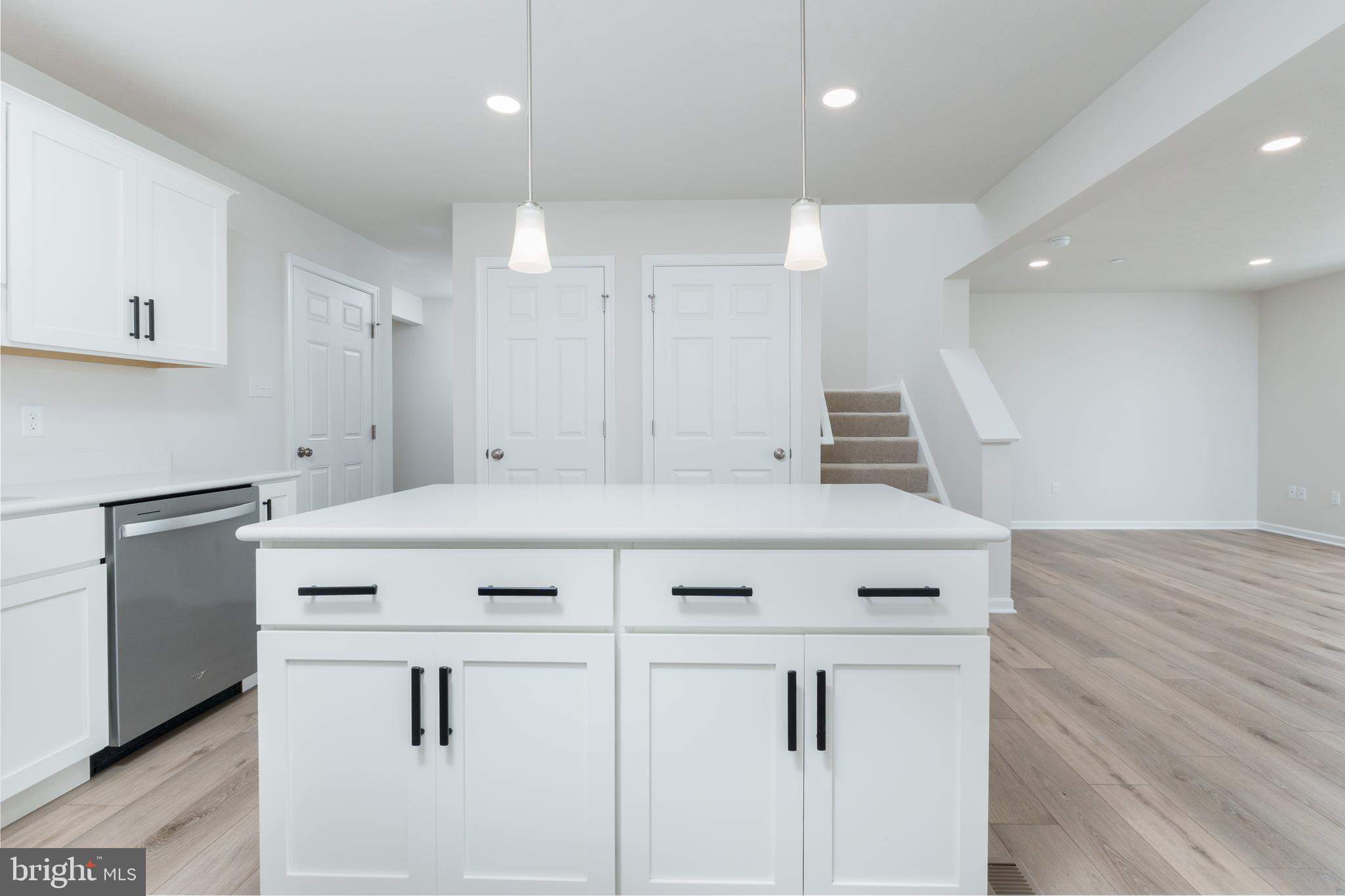 GRAYS POINTE - Residential