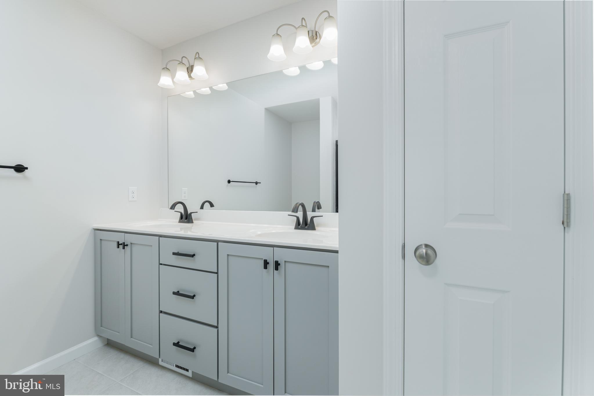 GRAYS POINTE - Residential