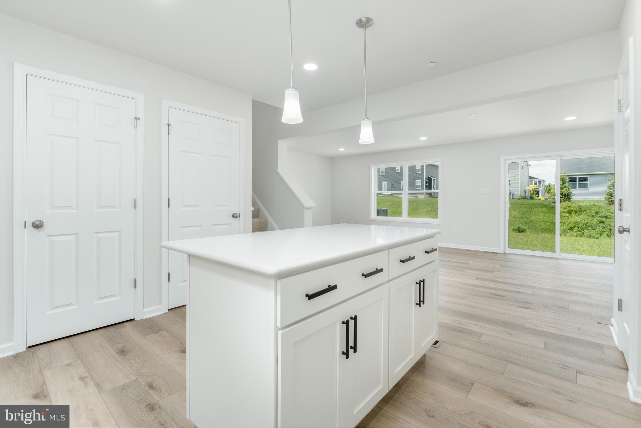 GRAYS POINTE - Residential