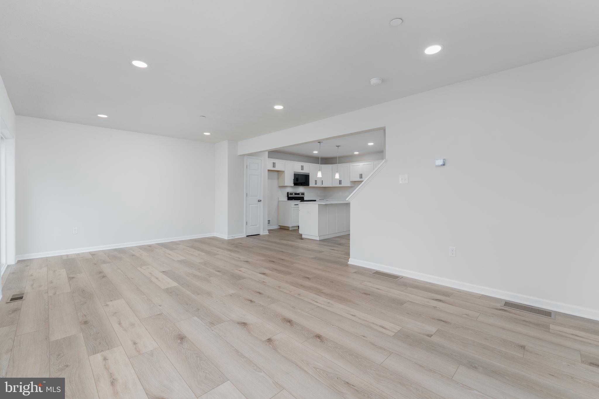 GRAYS POINTE - Residential