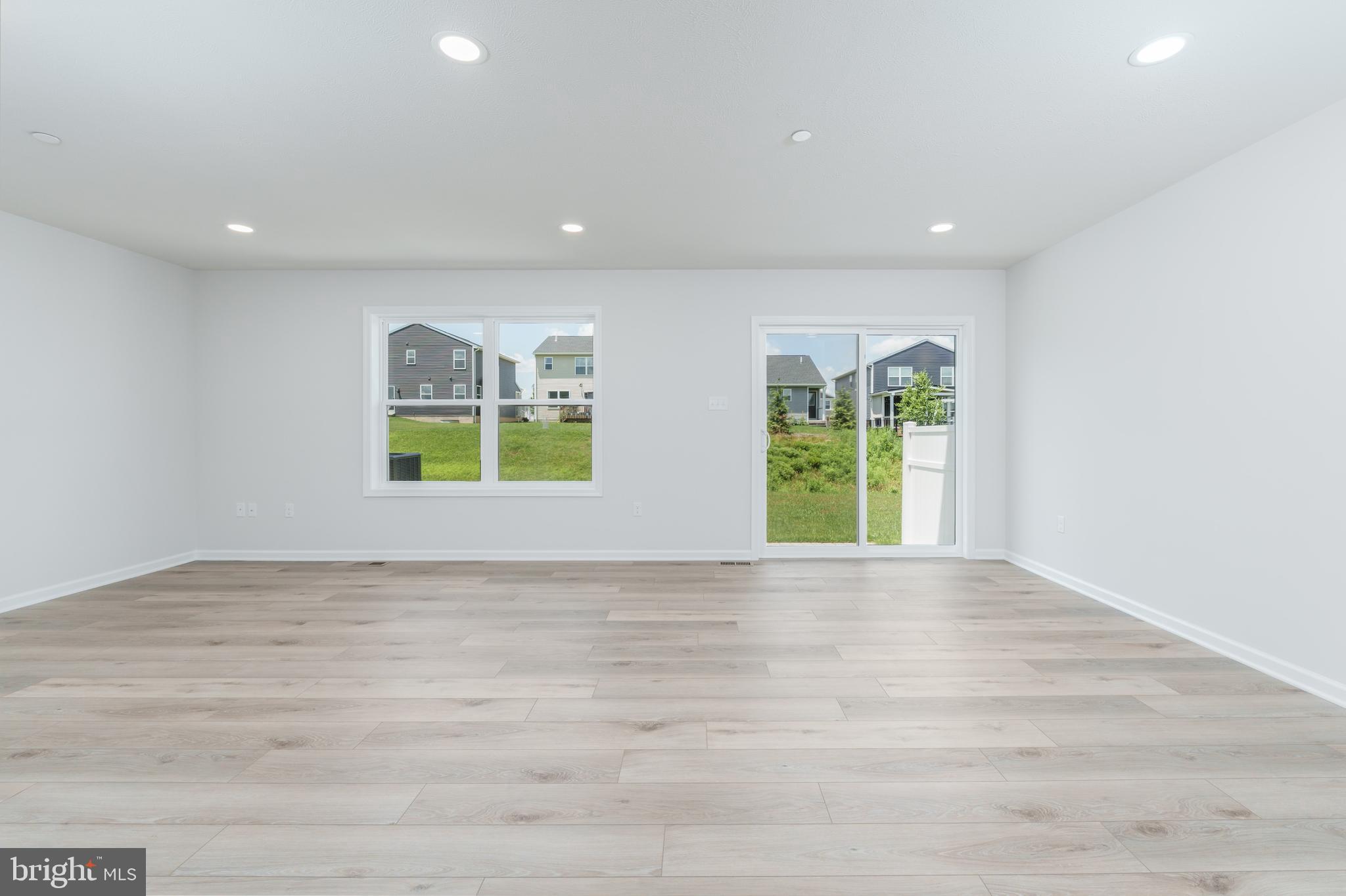 GRAYS POINTE - Residential