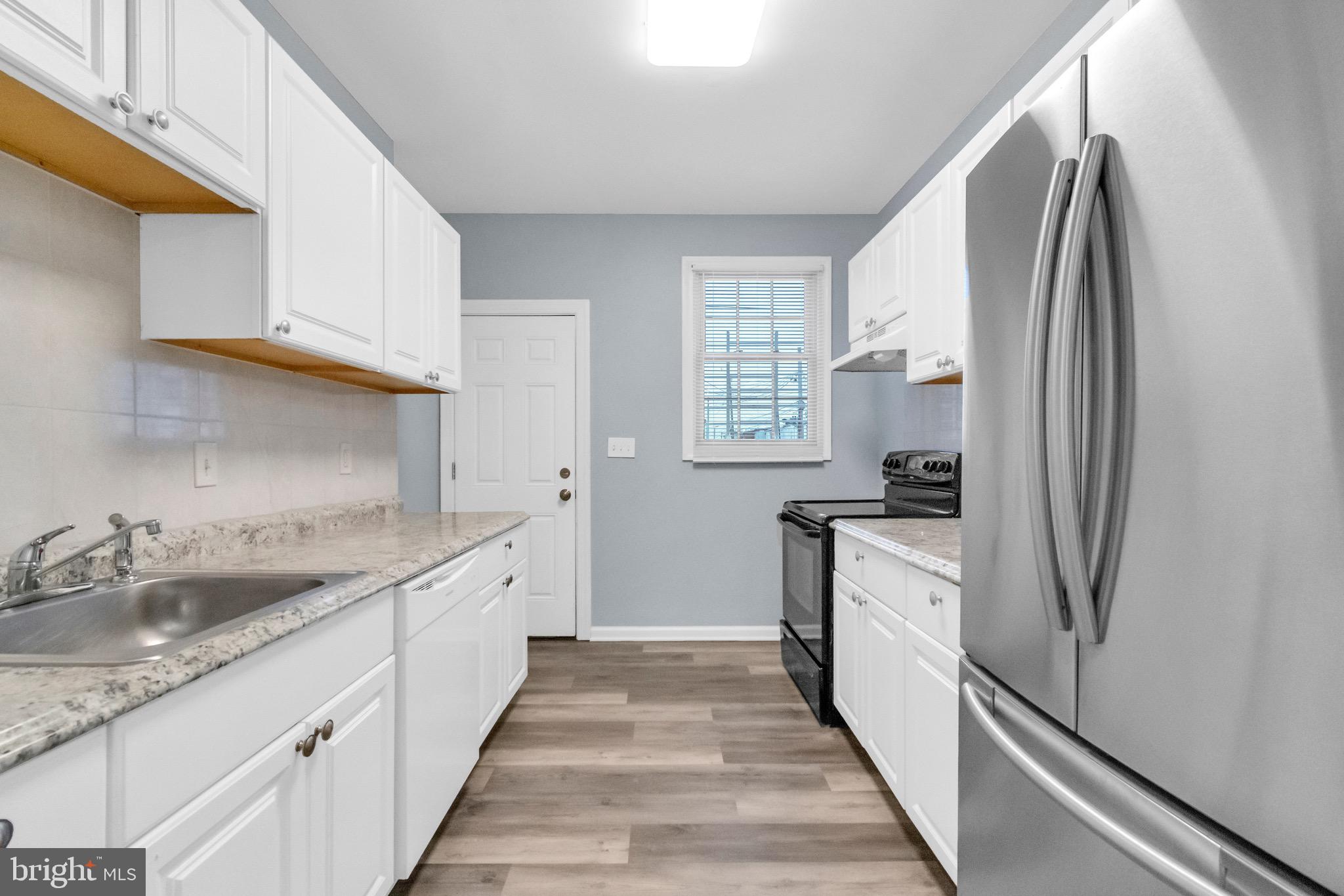 MIDDLE EAST - Residential Lease