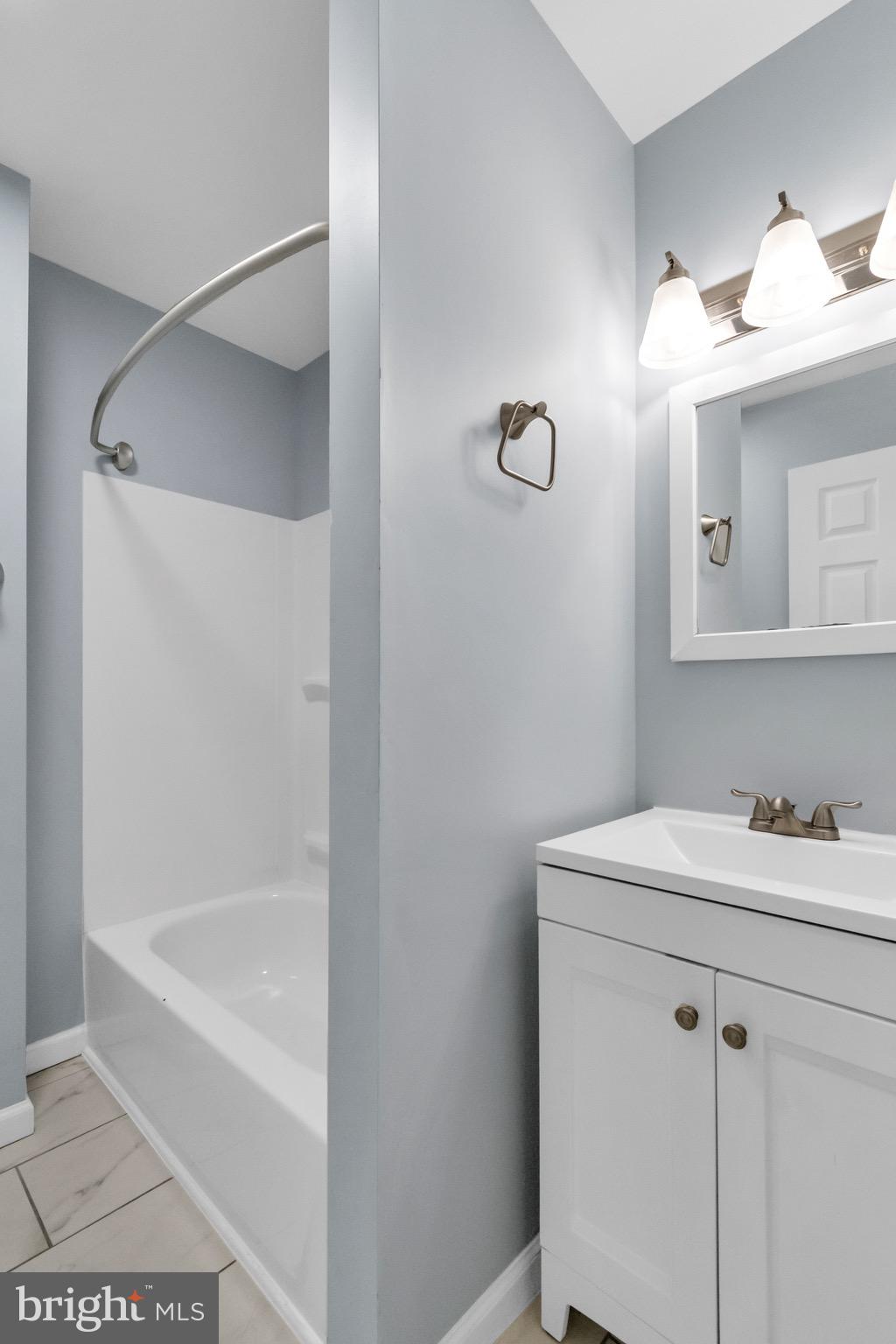 MIDDLE EAST - Residential Lease