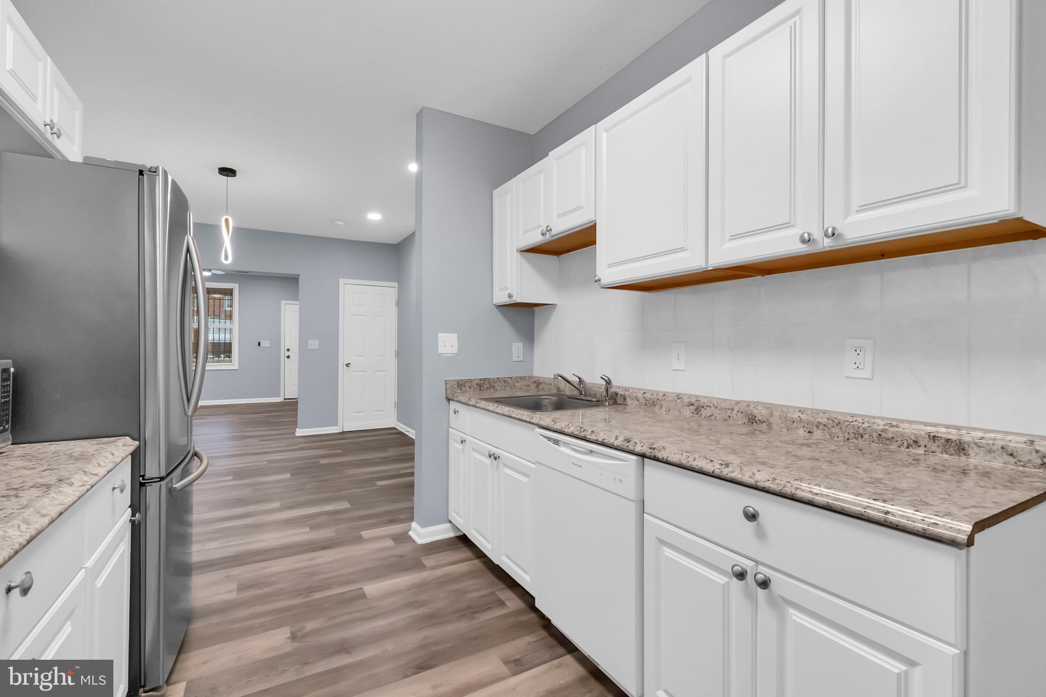 MIDDLE EAST - Residential Lease