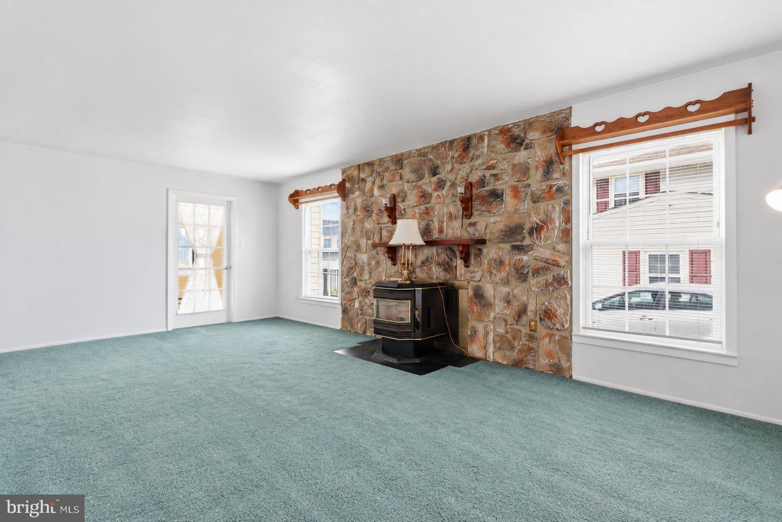 16 TWEED ROAD