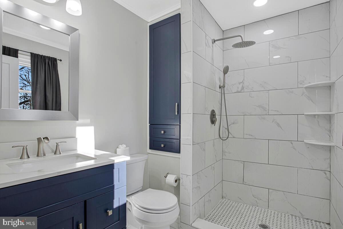 WHITEHALL BEACH - Residential