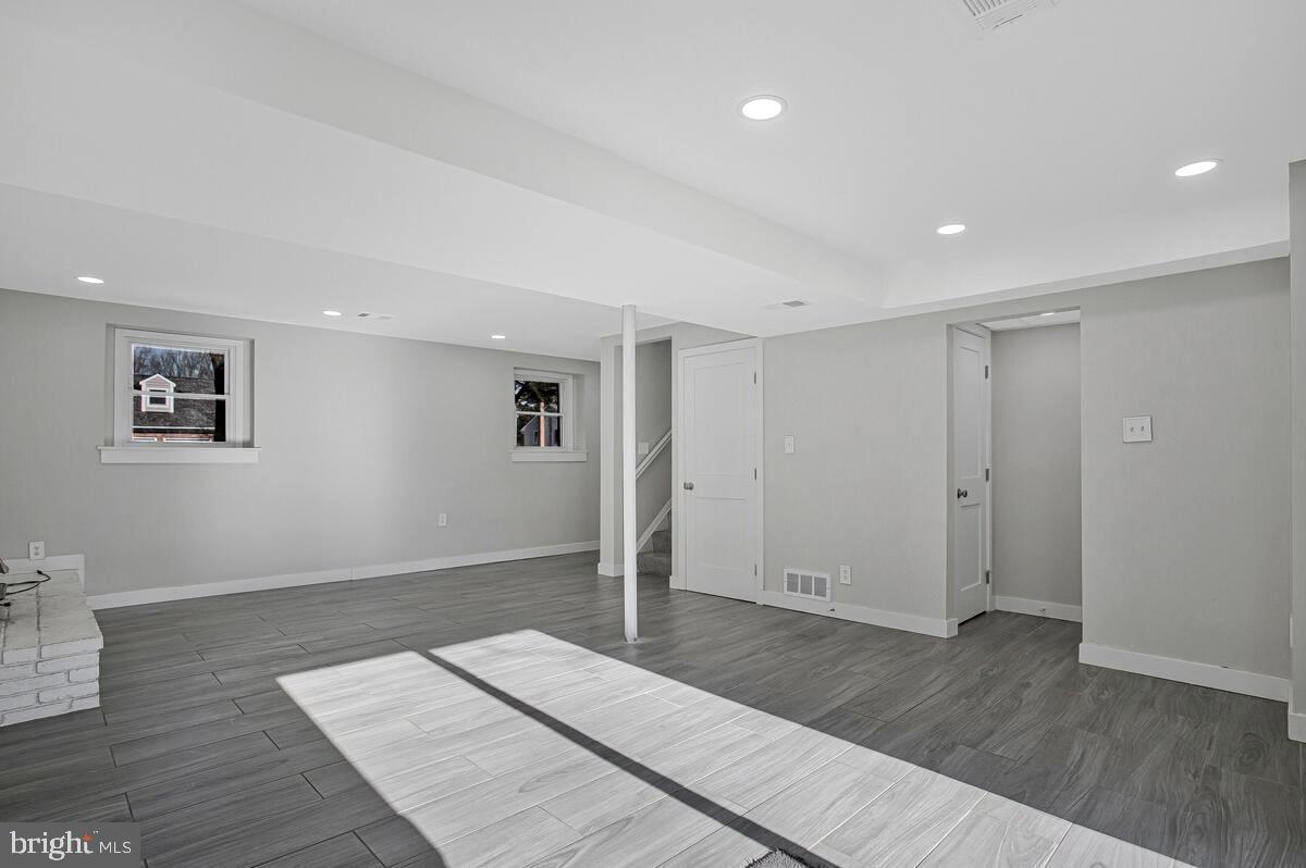 WHITEHALL BEACH - Residential