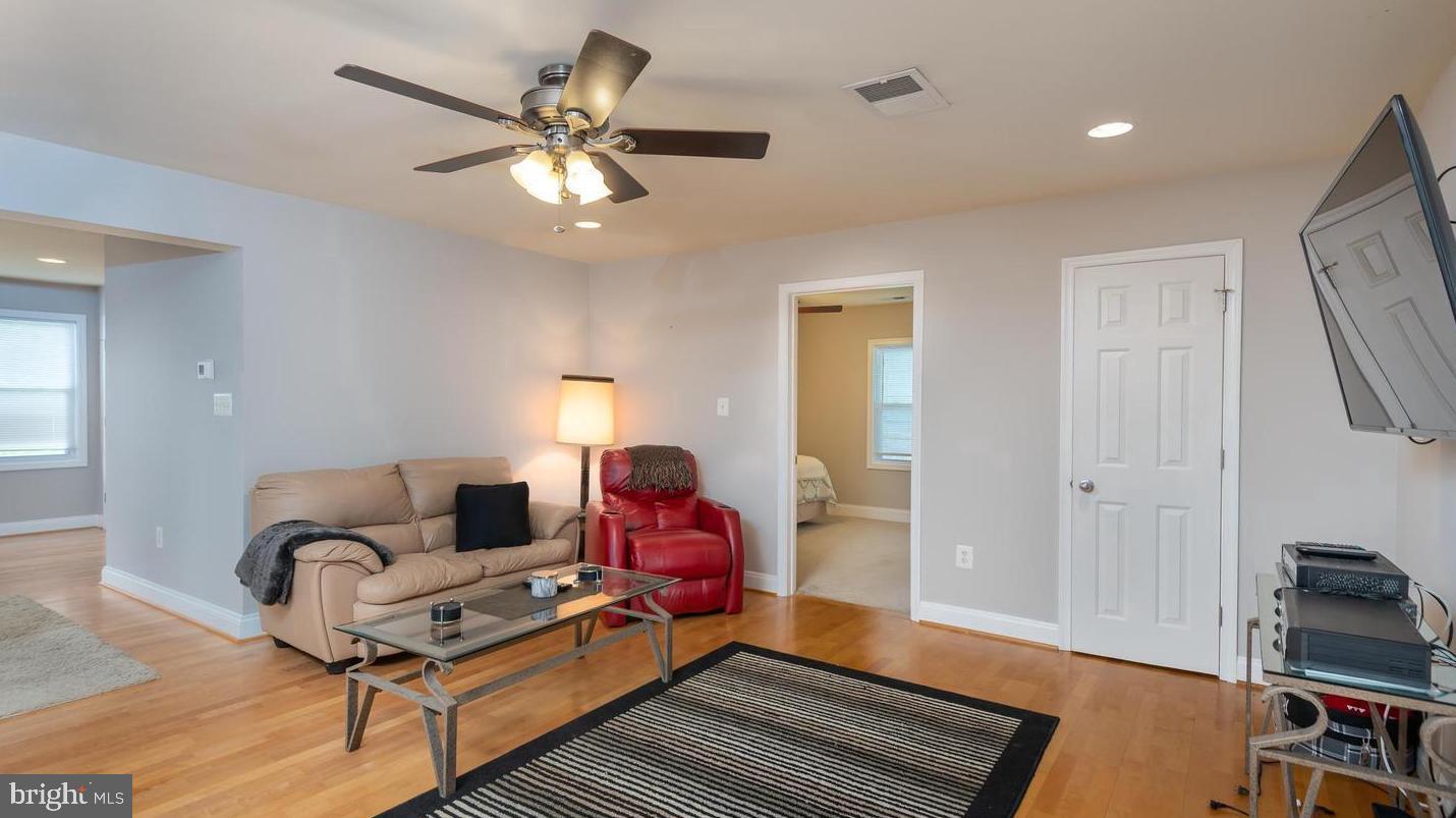 SHIRLEY PARK - Residential