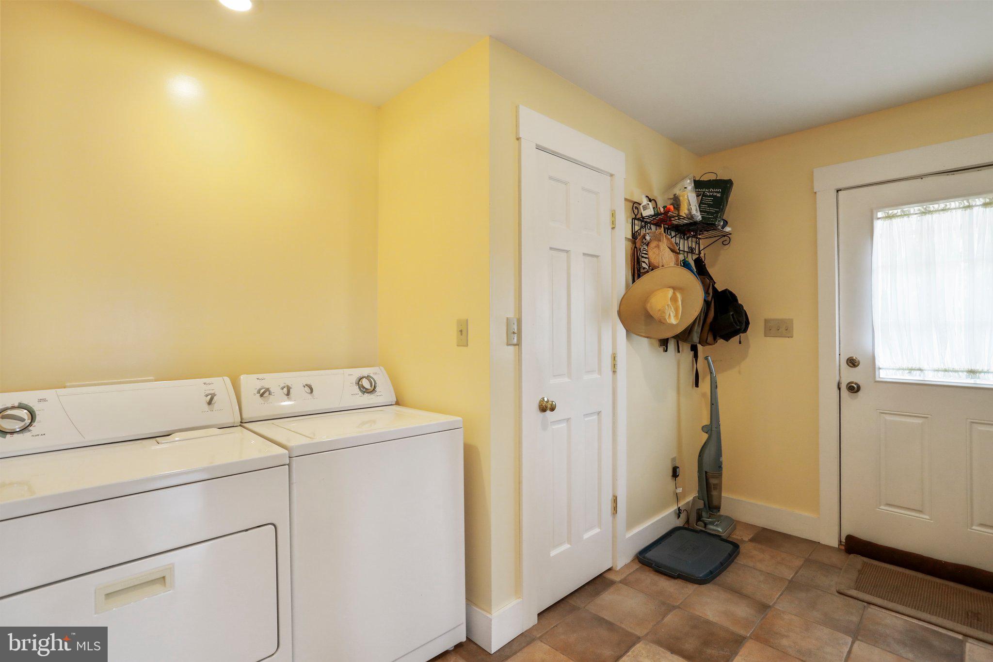 MEADOW HILLS ESTATES - Residential