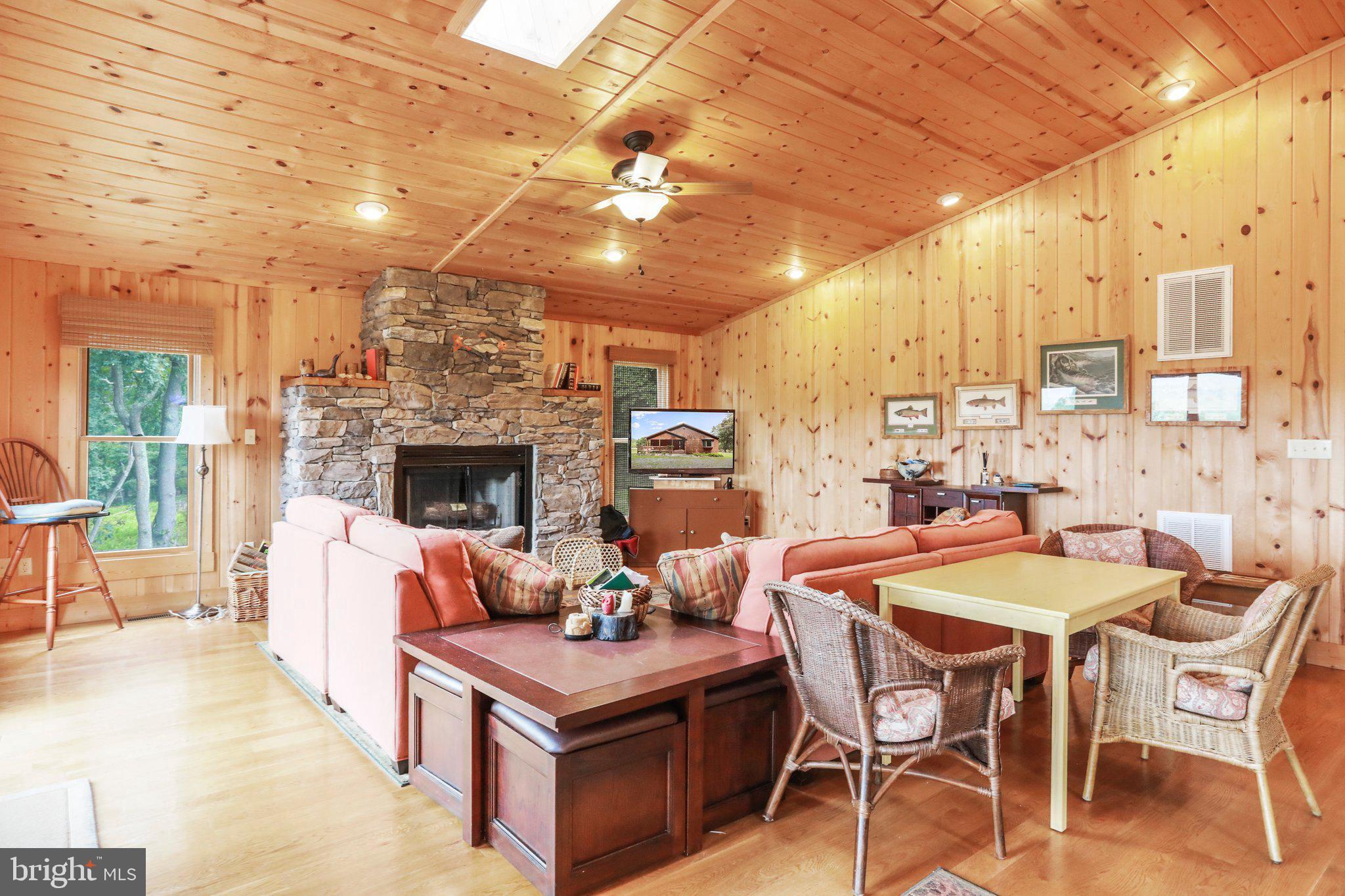 MEADOW HILLS ESTATES - Residential