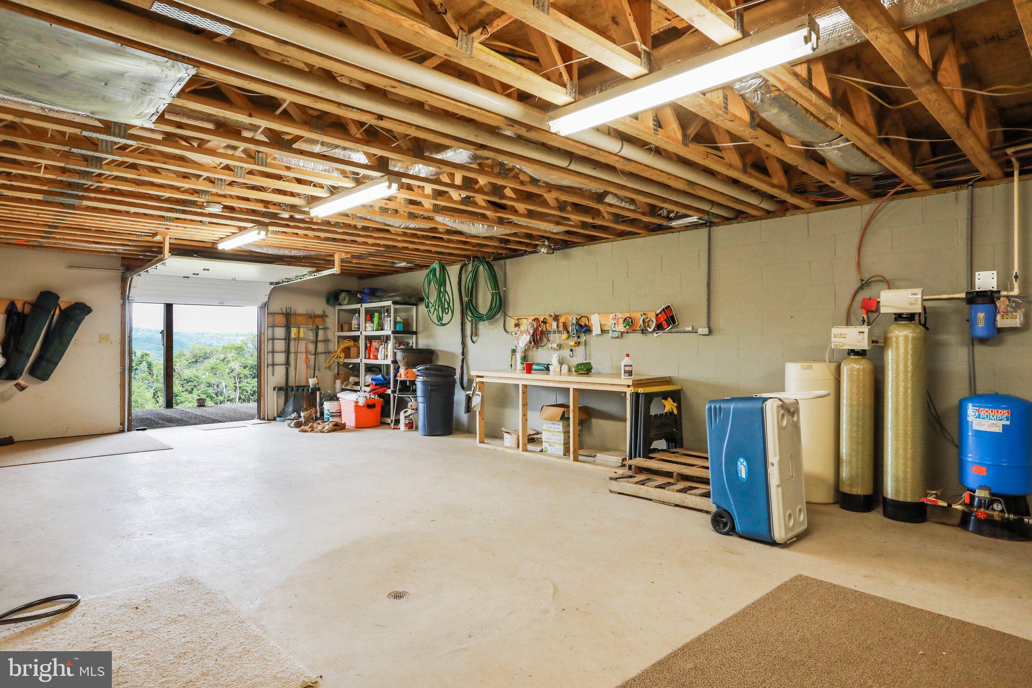 MEADOW HILLS ESTATES - Residential