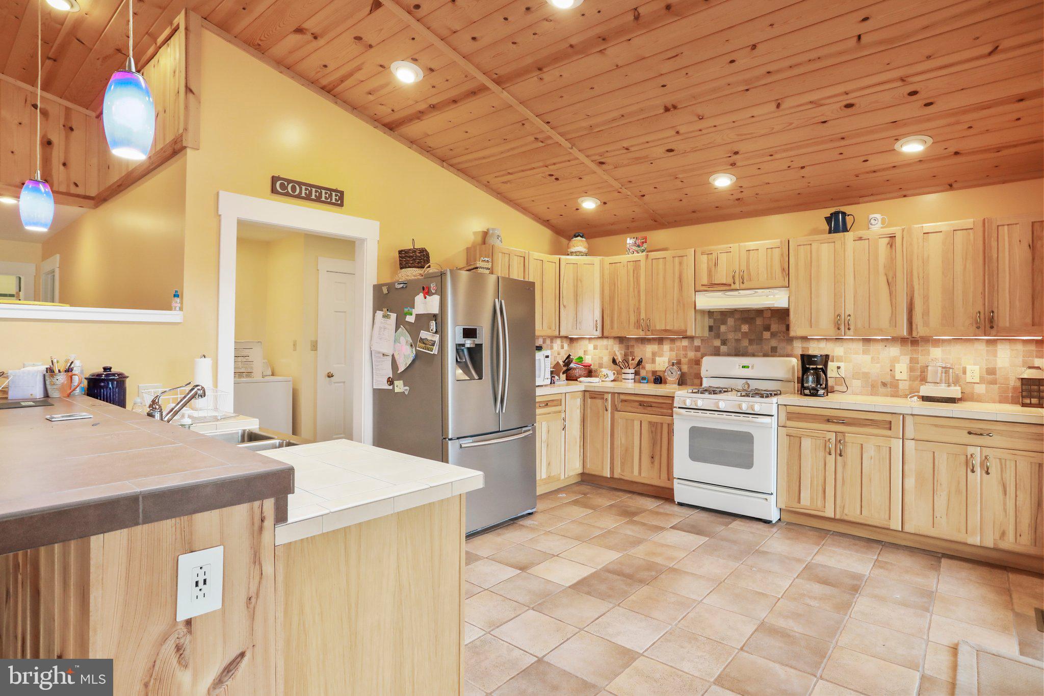 MEADOW HILLS ESTATES - Residential