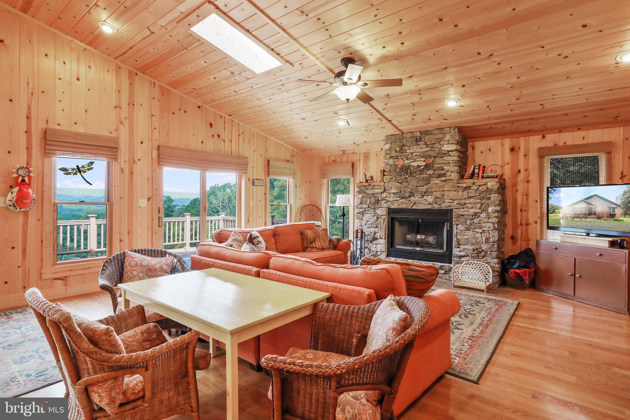 MEADOW HILLS ESTATES - Residential