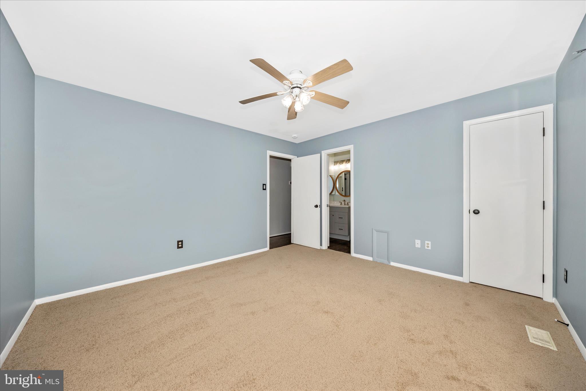 WHISPERING HILLS - Residential