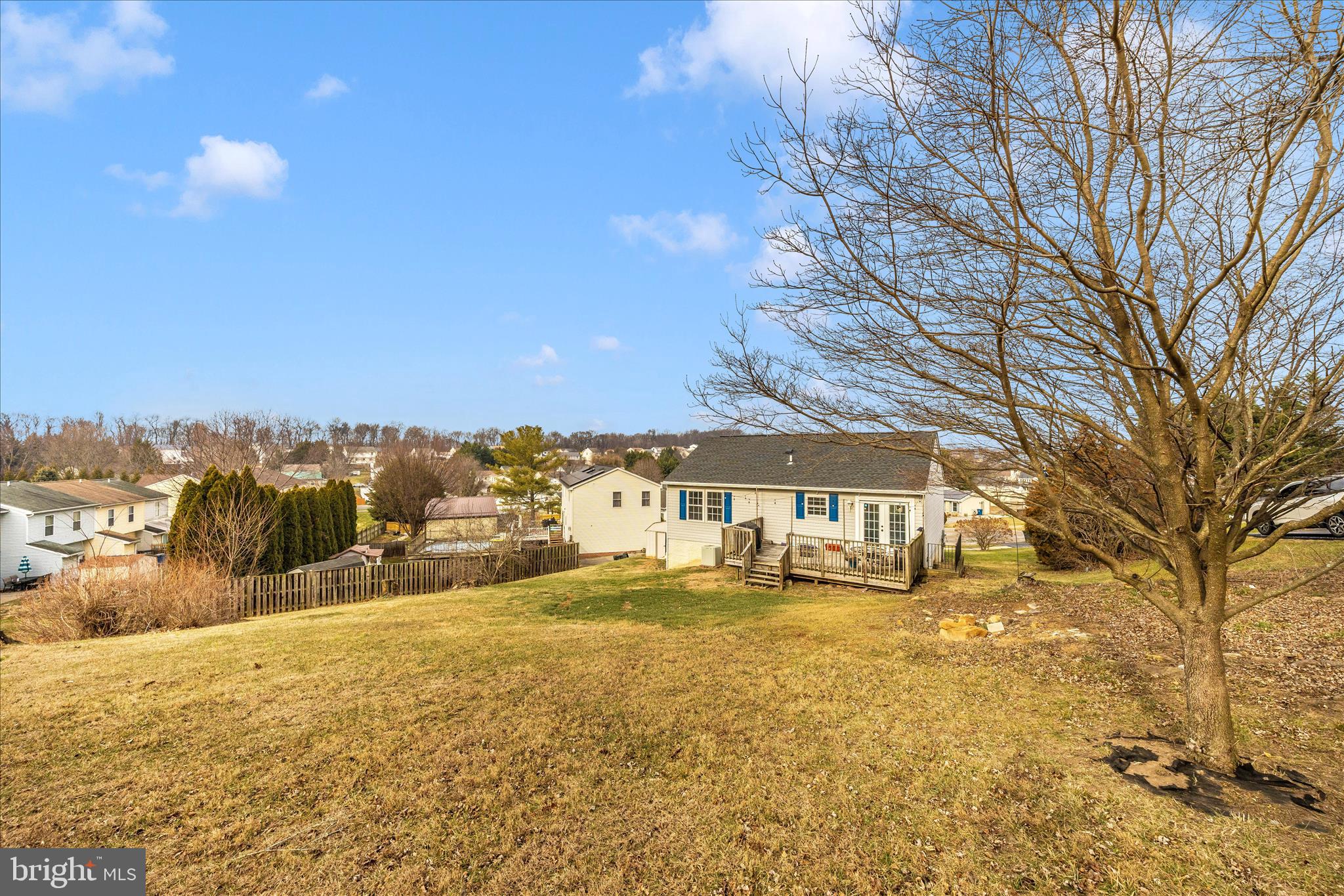 WHISPERING HILLS - Residential