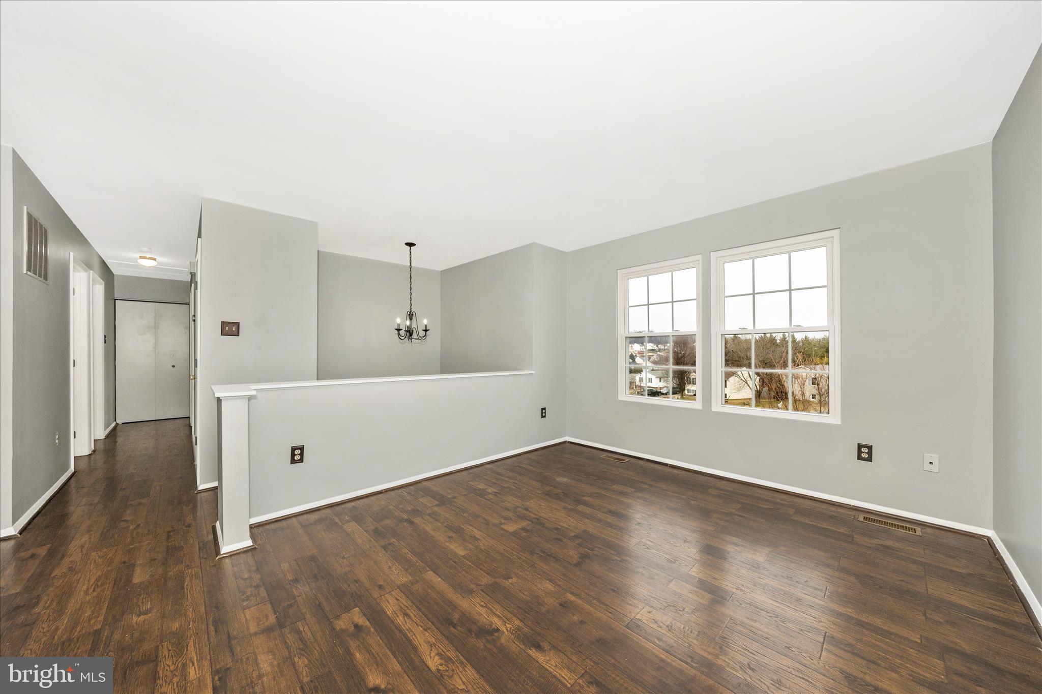 WHISPERING HILLS - Residential