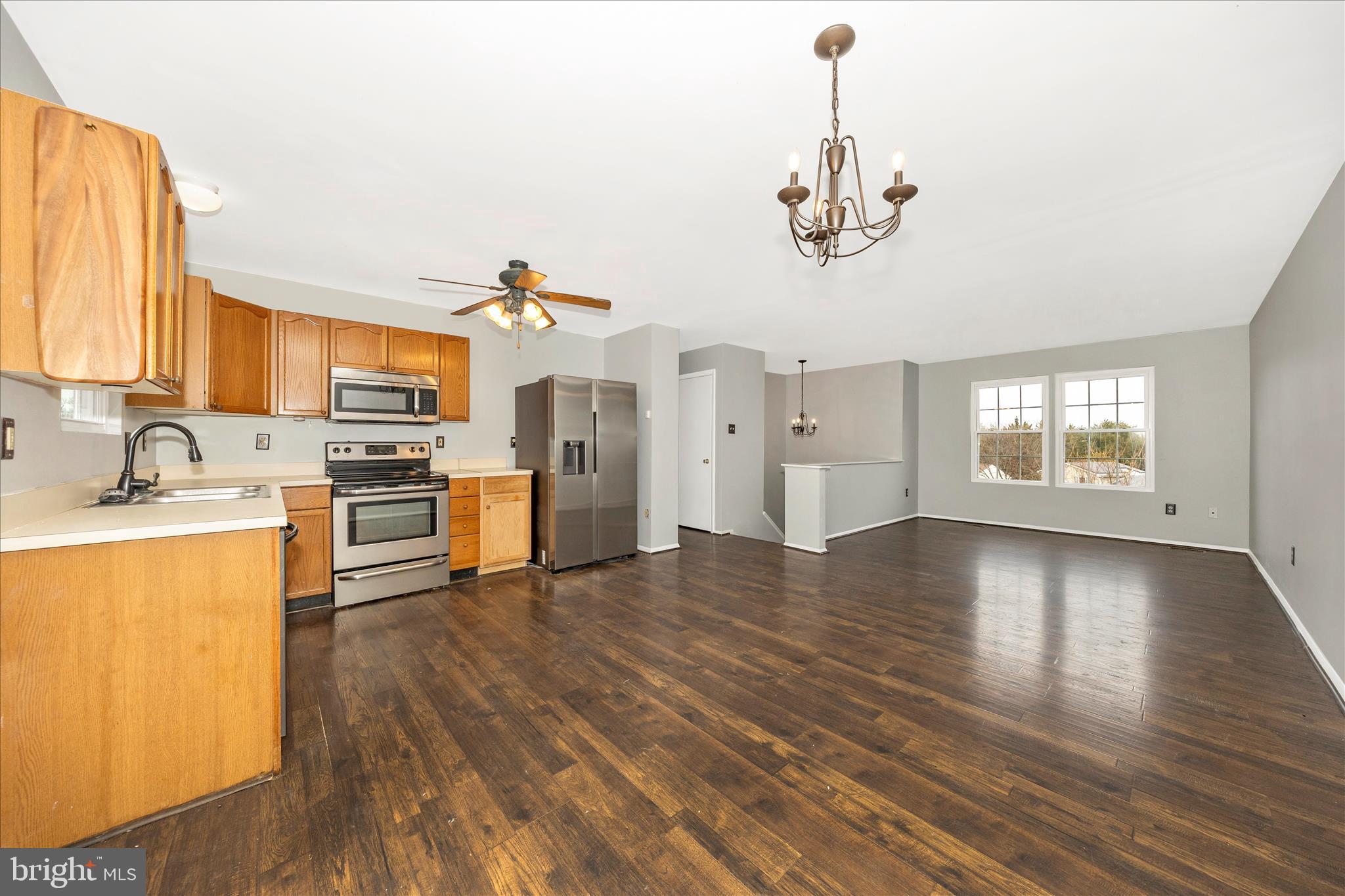 WHISPERING HILLS - Residential