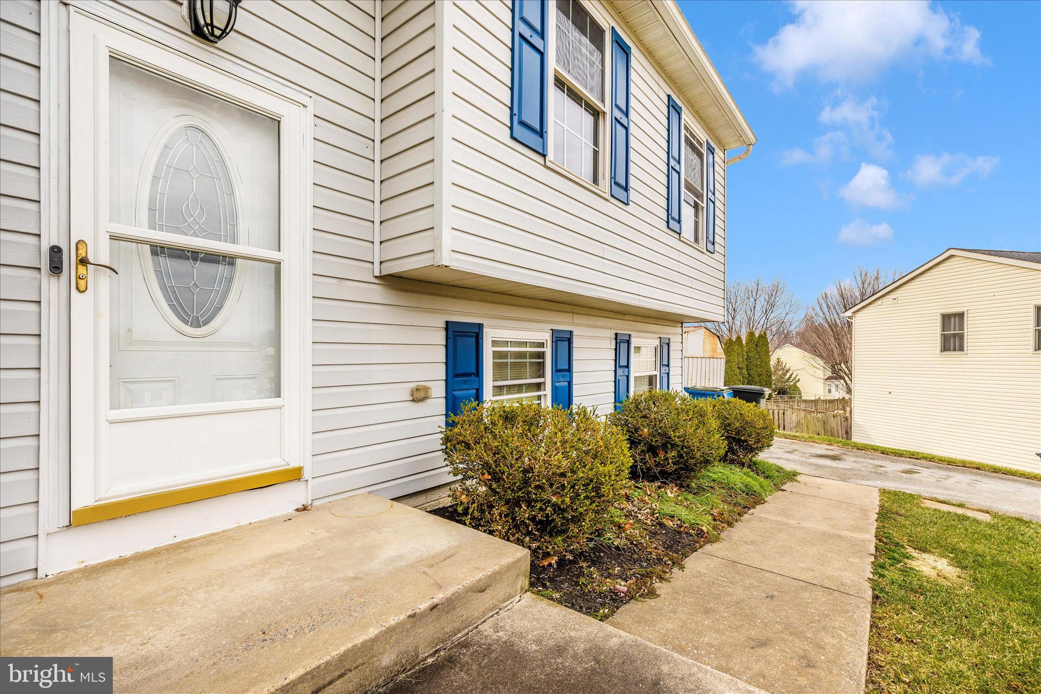 WHISPERING HILLS - Residential