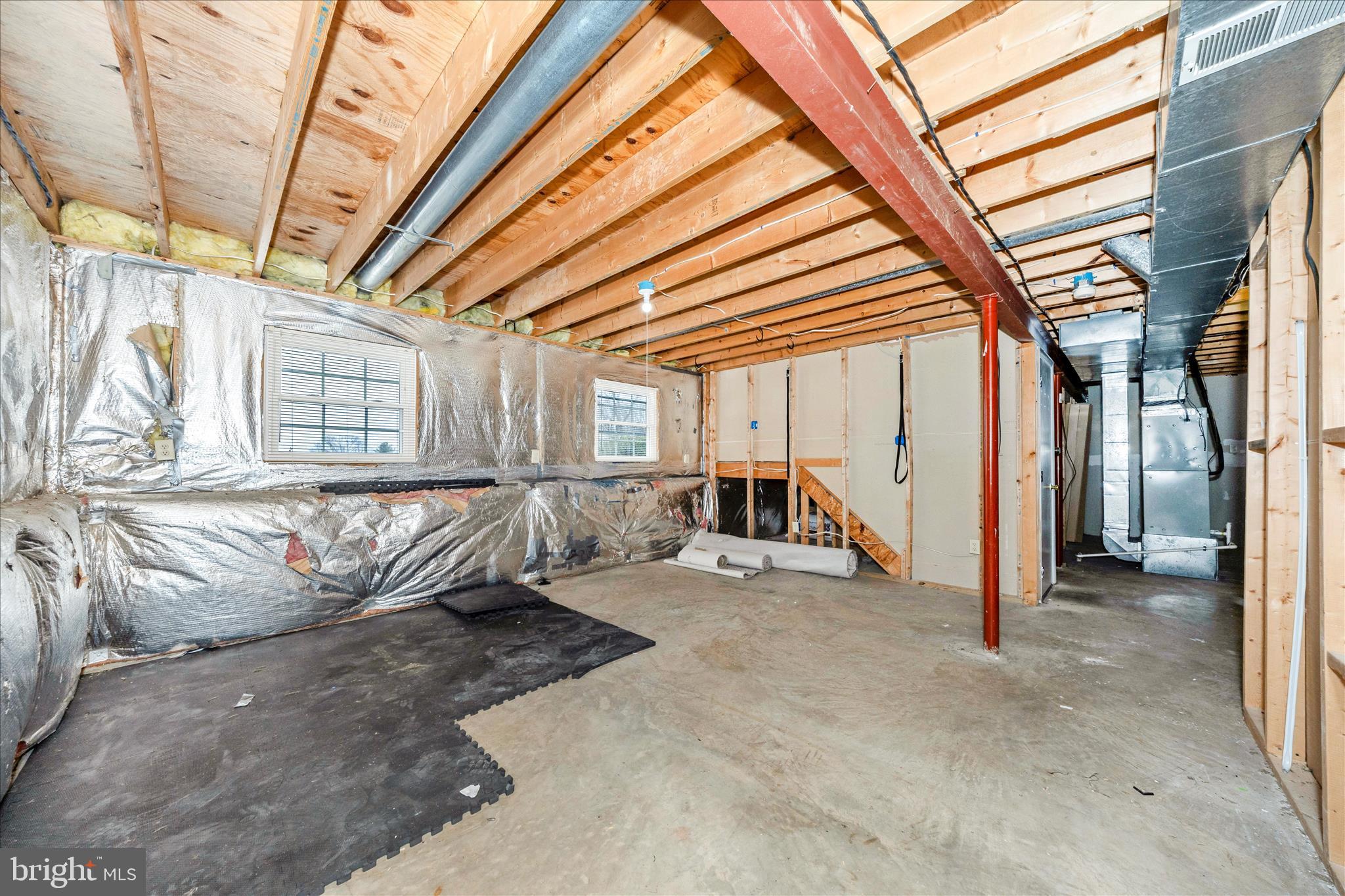 WHISPERING HILLS - Residential