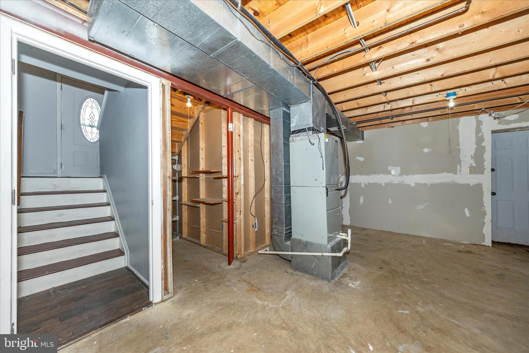 WHISPERING HILLS - Residential