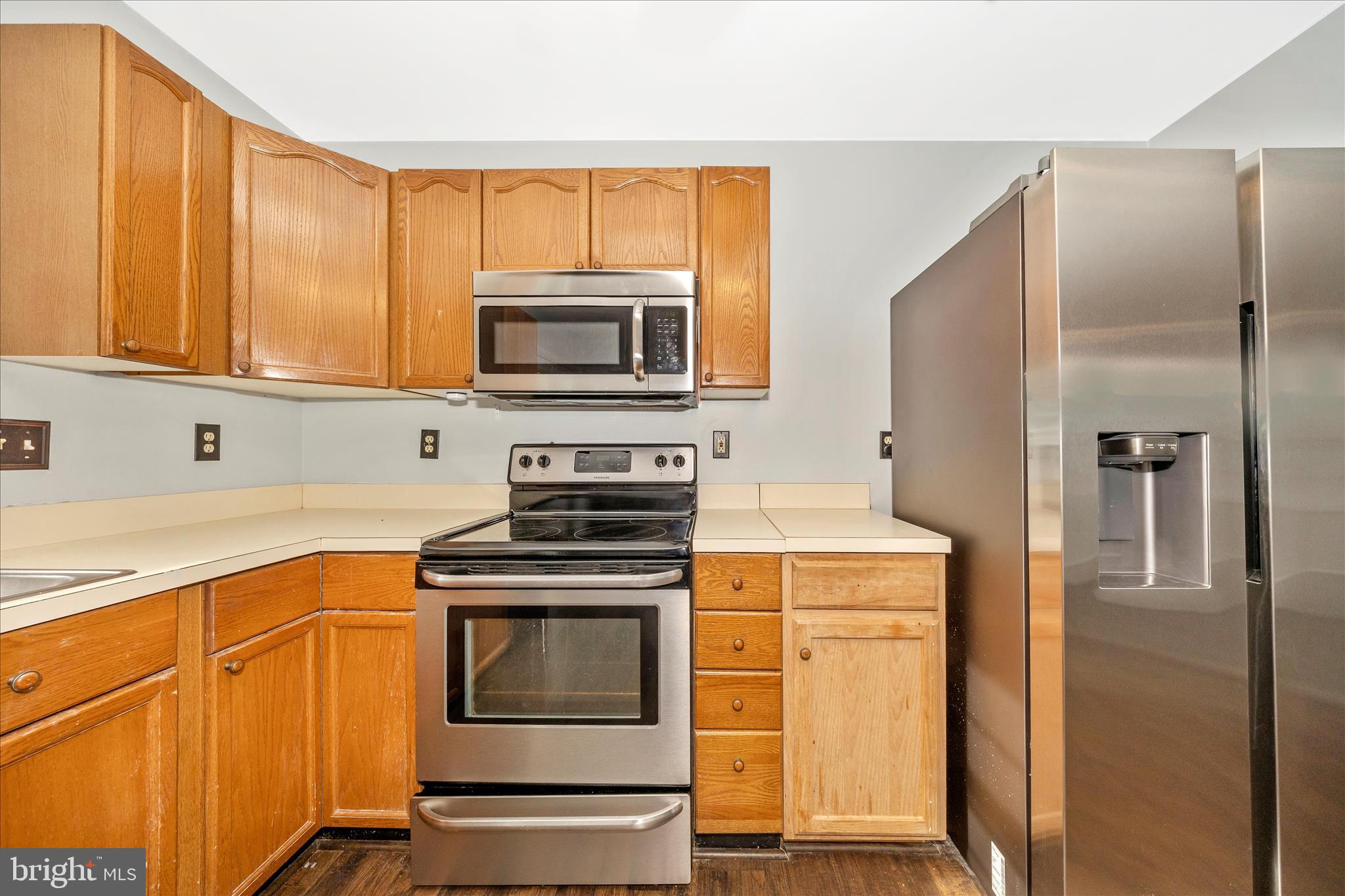 WHISPERING HILLS - Residential